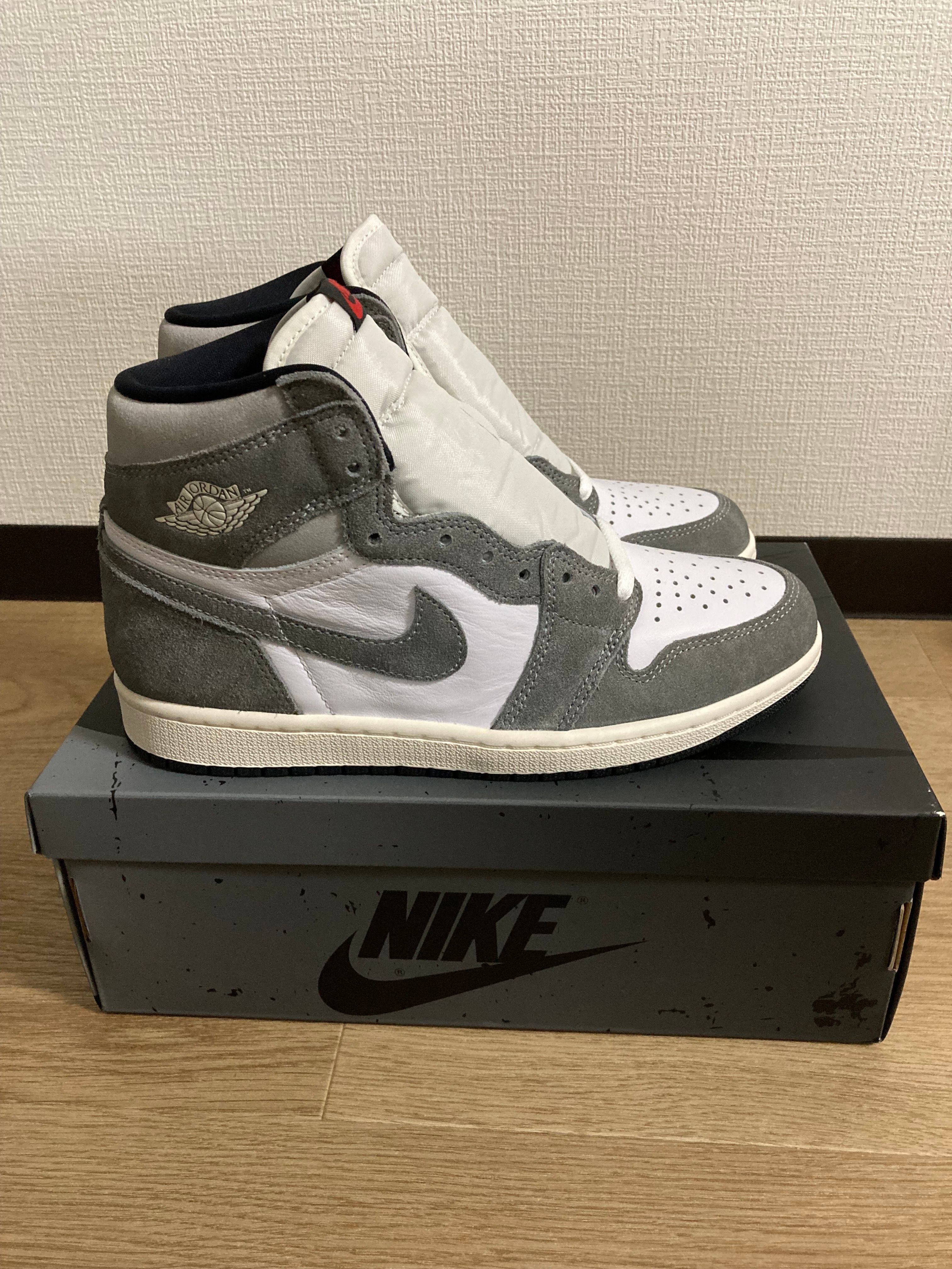Nike Air Jordan 1 Retro High OG "Black and Smoke Grey"