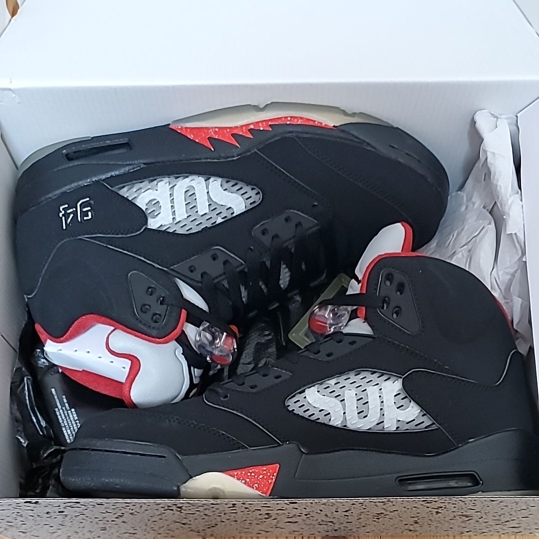 Supreme × Nike Air Jordan 5 Retro "Black"