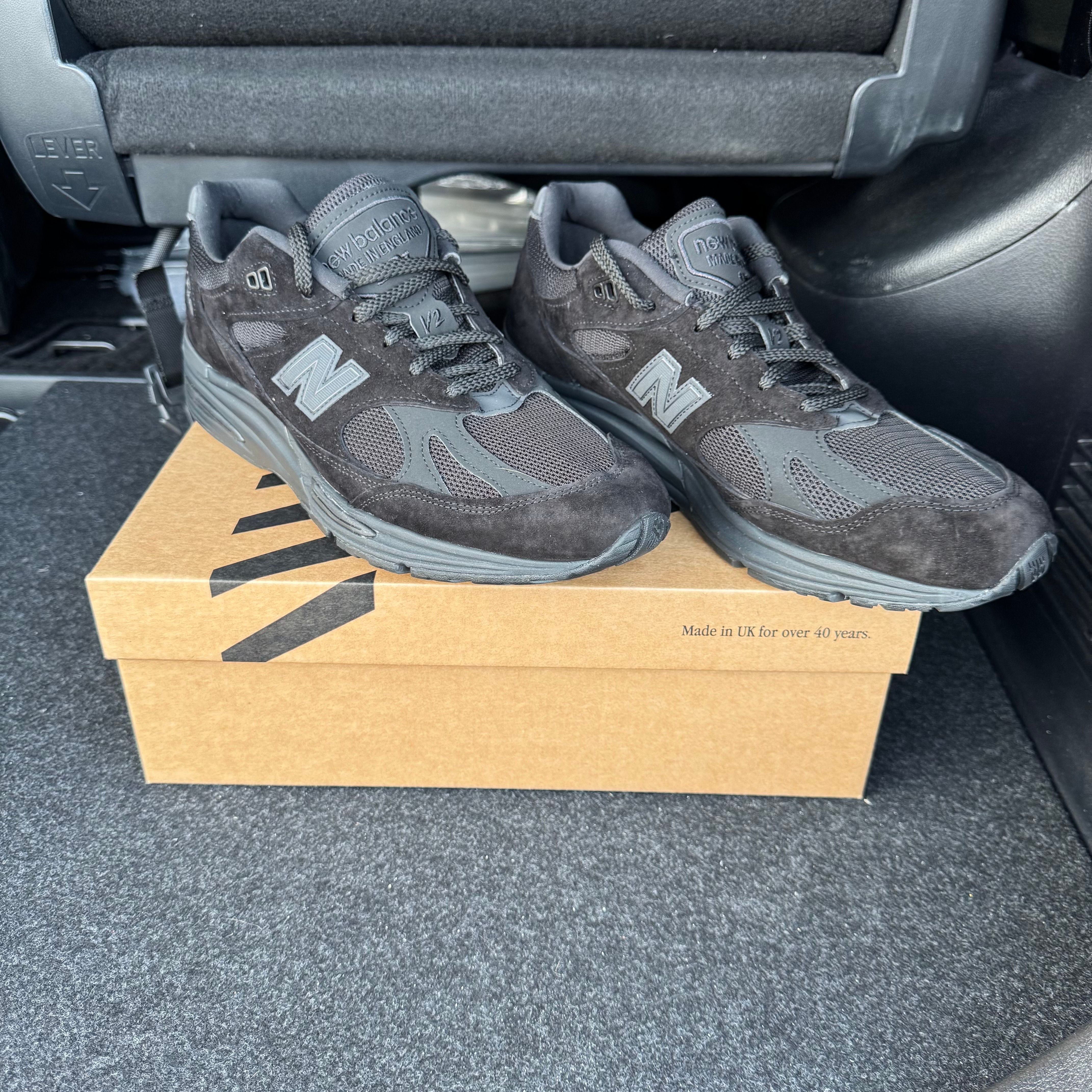 New Balance 991V2 "Triple Black"