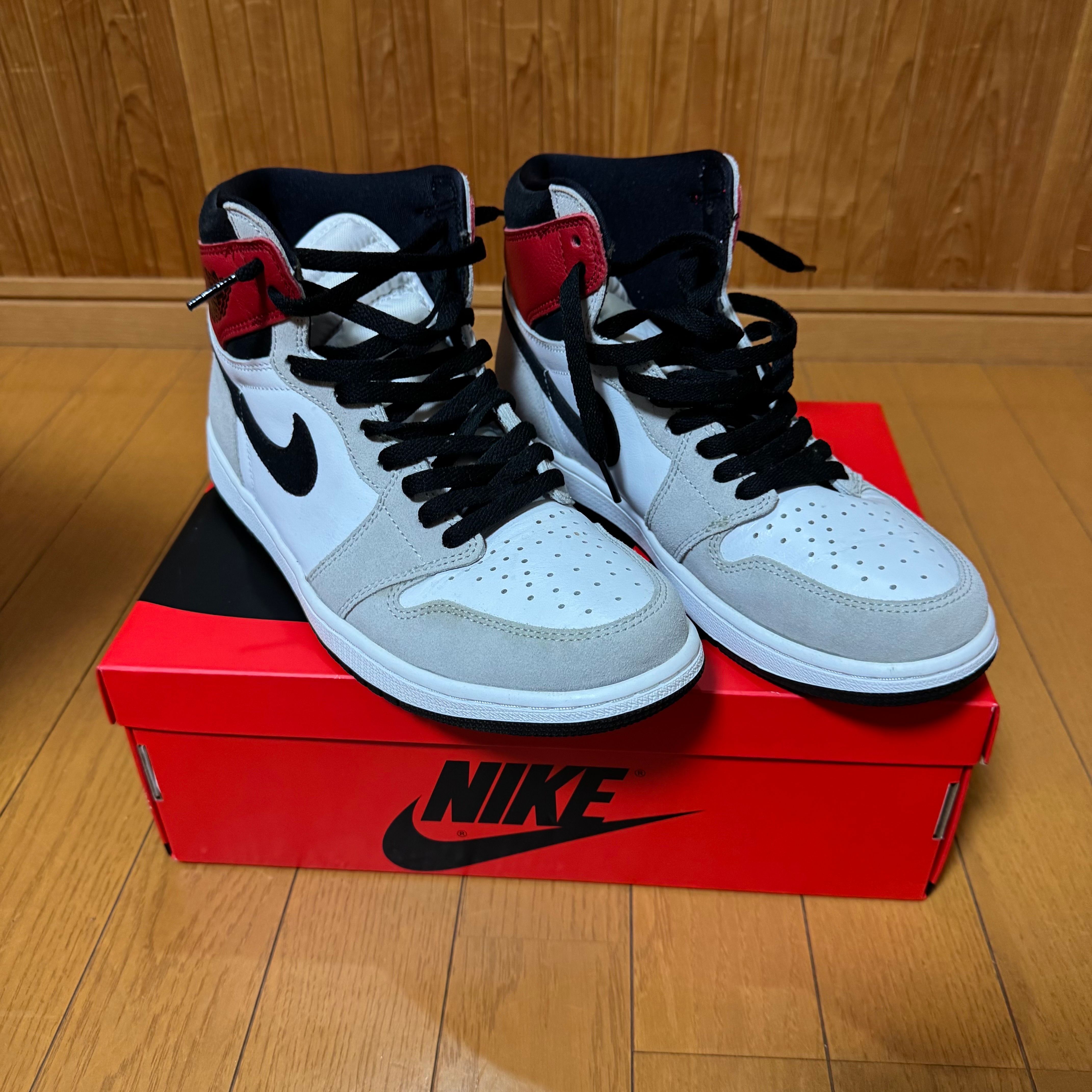 Nike Air Jordan 1 High OG "White/Black/Light Smoke Grey"