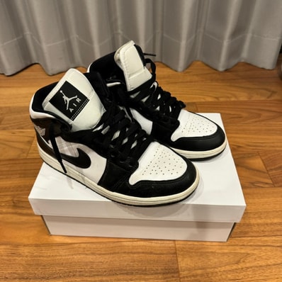 Nike Women's Air Jordan 1 Mid "Black/White"