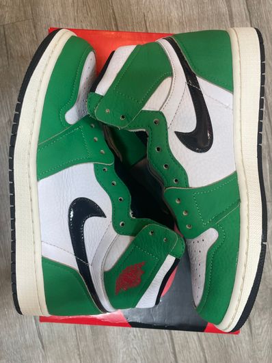 Nike Women's Air Jordan 1 High OG "Lucky Green/White-Sail-Black"