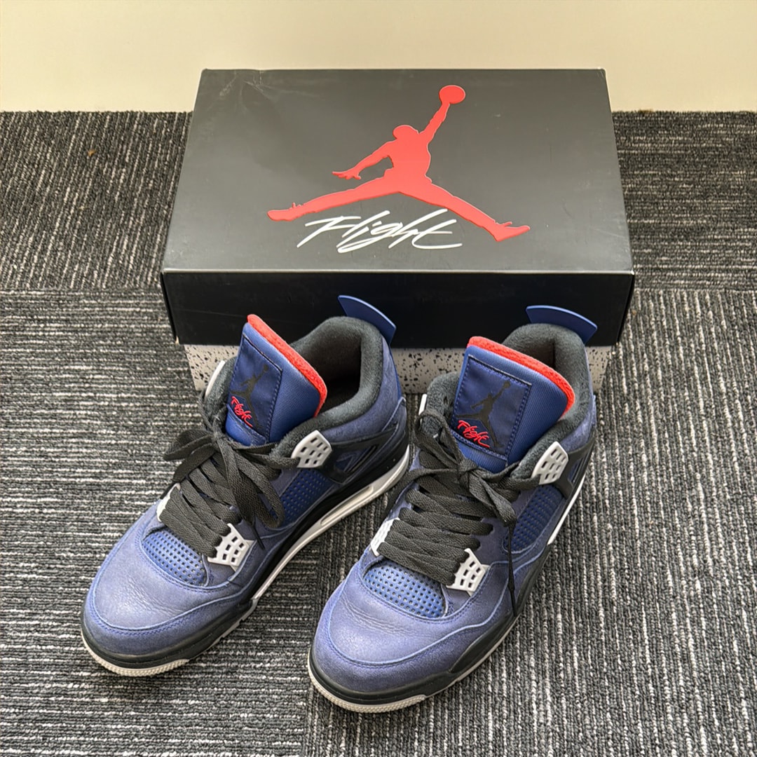 ナイキ エアジョーダン4 レトロ WNTR "ロイヤルブルー/ホワイト/ブラック"