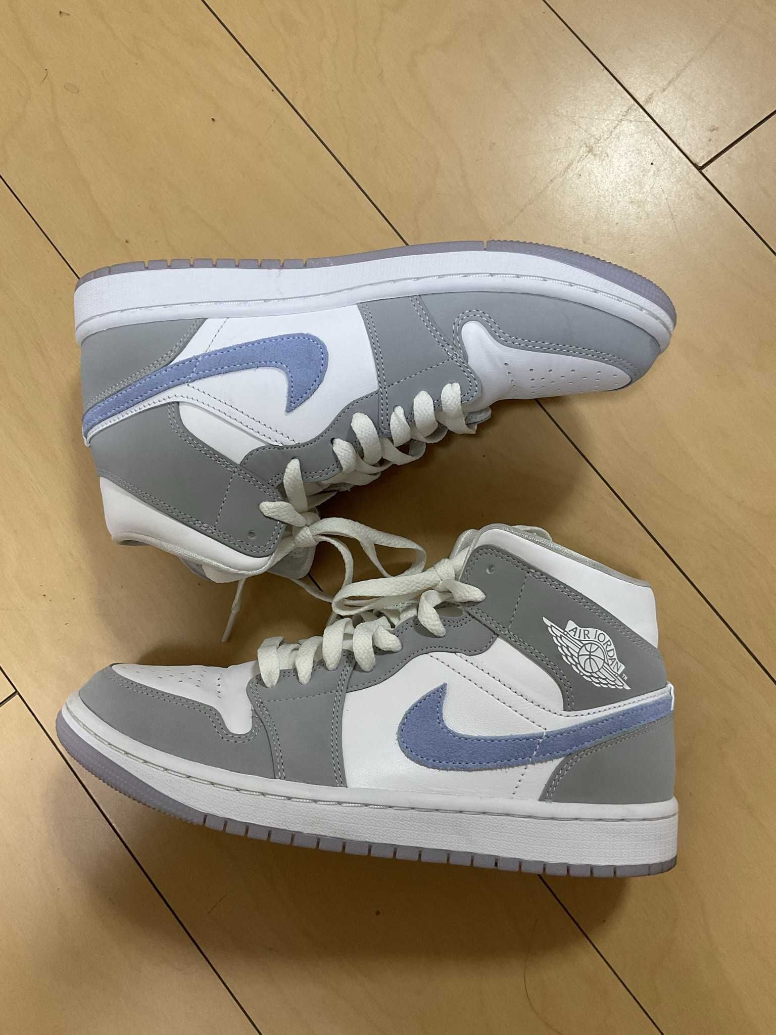Nike Women's Air Jordan 1 Mid "Wolf Grey"