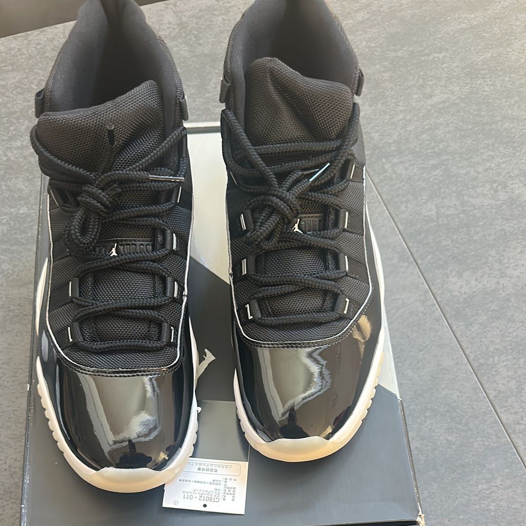 Nike Air Jordan 11 "Jubilee"
