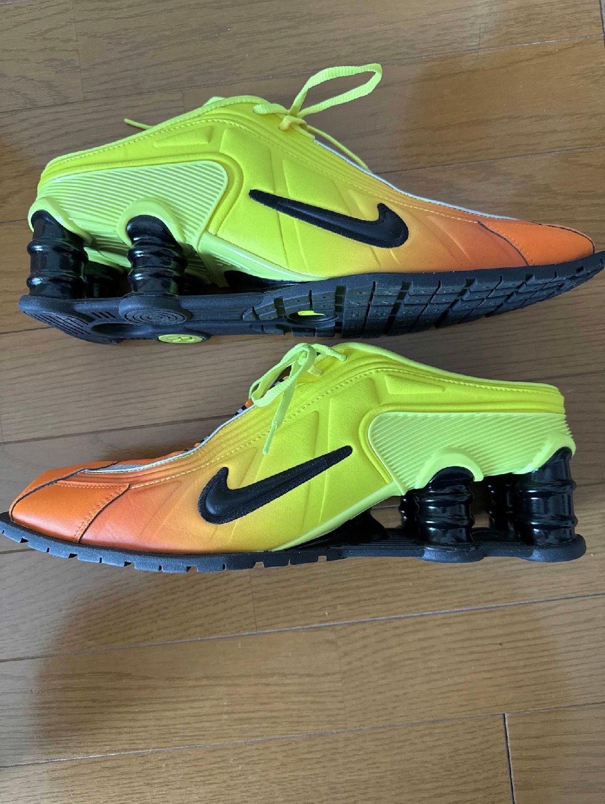 NIKE SHOX MR4 30.5cm safety orange