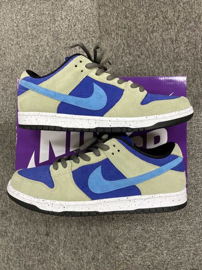 Nike SB Dunk Low "Celadon"