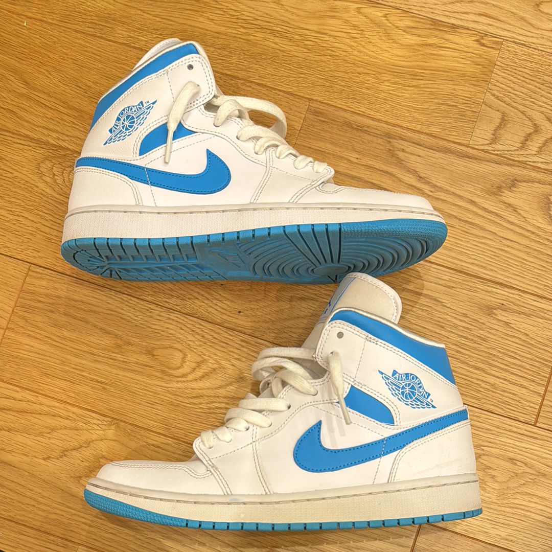 Nike Women's Air Jordan 1 Mid "UNC"