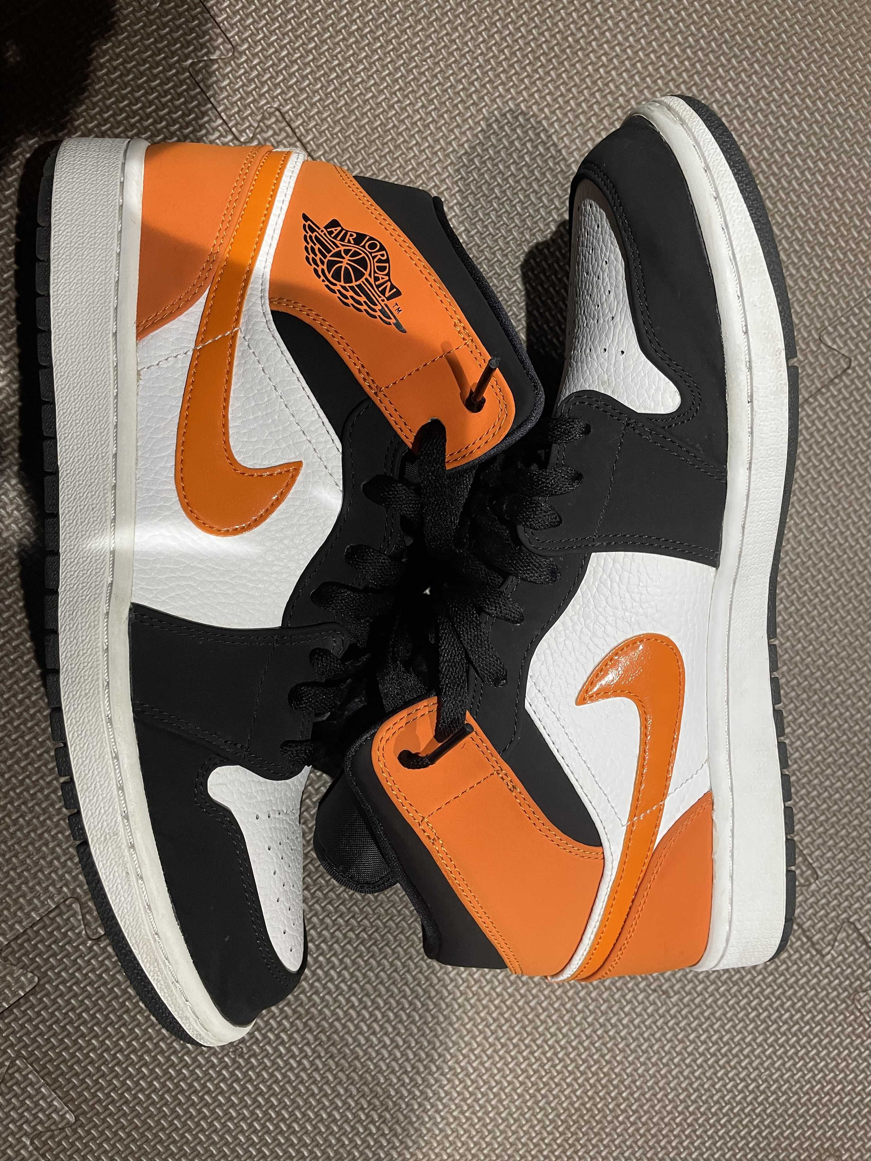 NIKE AIR JORDAN 1 MID "SHATTERED BACKBOARD"