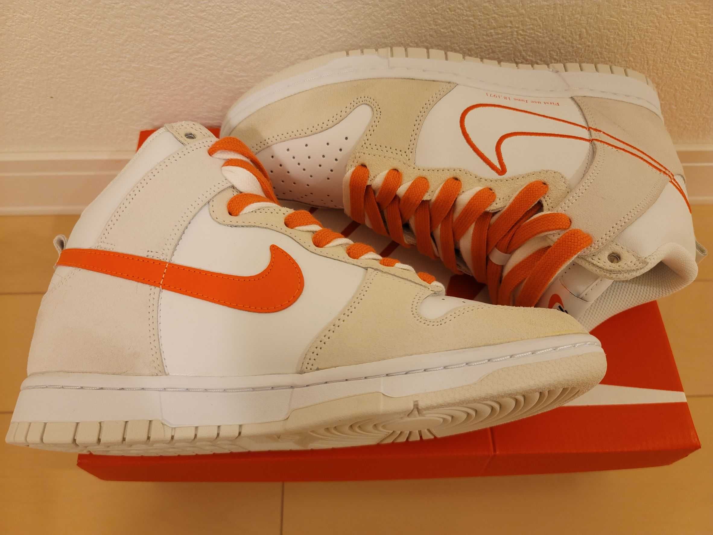 NIKE Women's DUNK HIGH SE FIRST USE "WHITE/ORANGE"