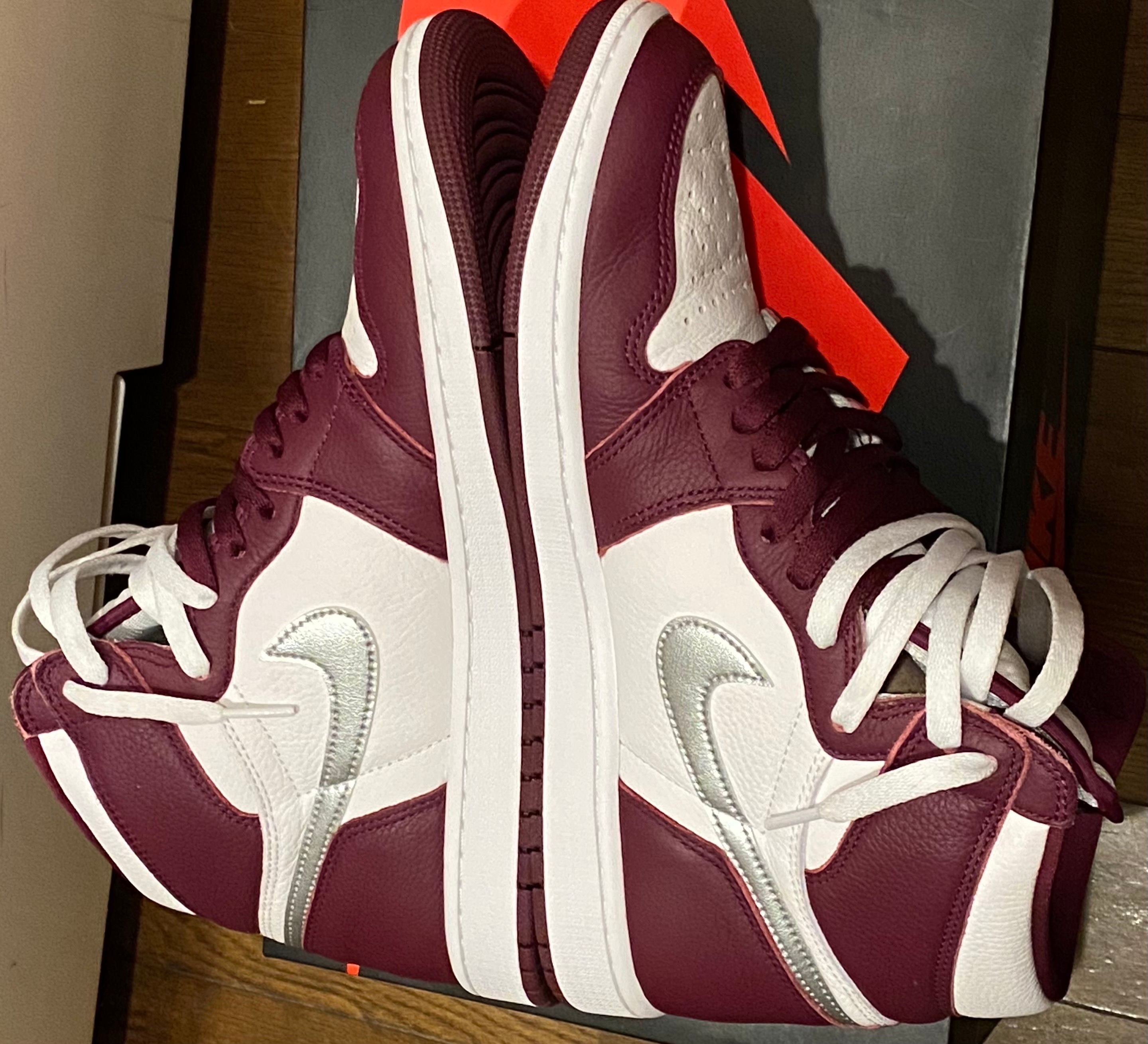 Nike Air Jordan 1 High OG "Bordeaux"
