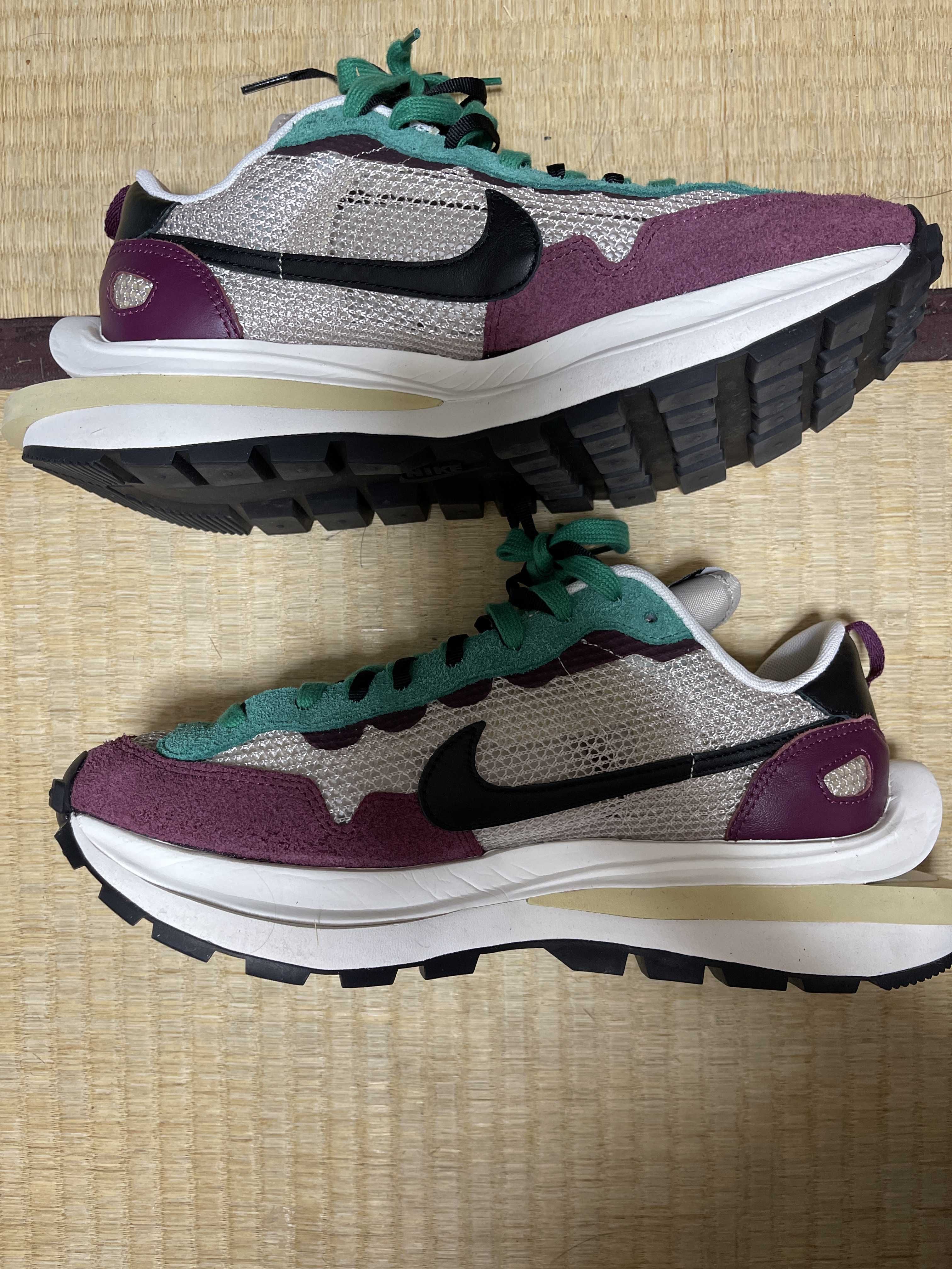 sacai × Nike Vapor Waffle "String/Red/Green"