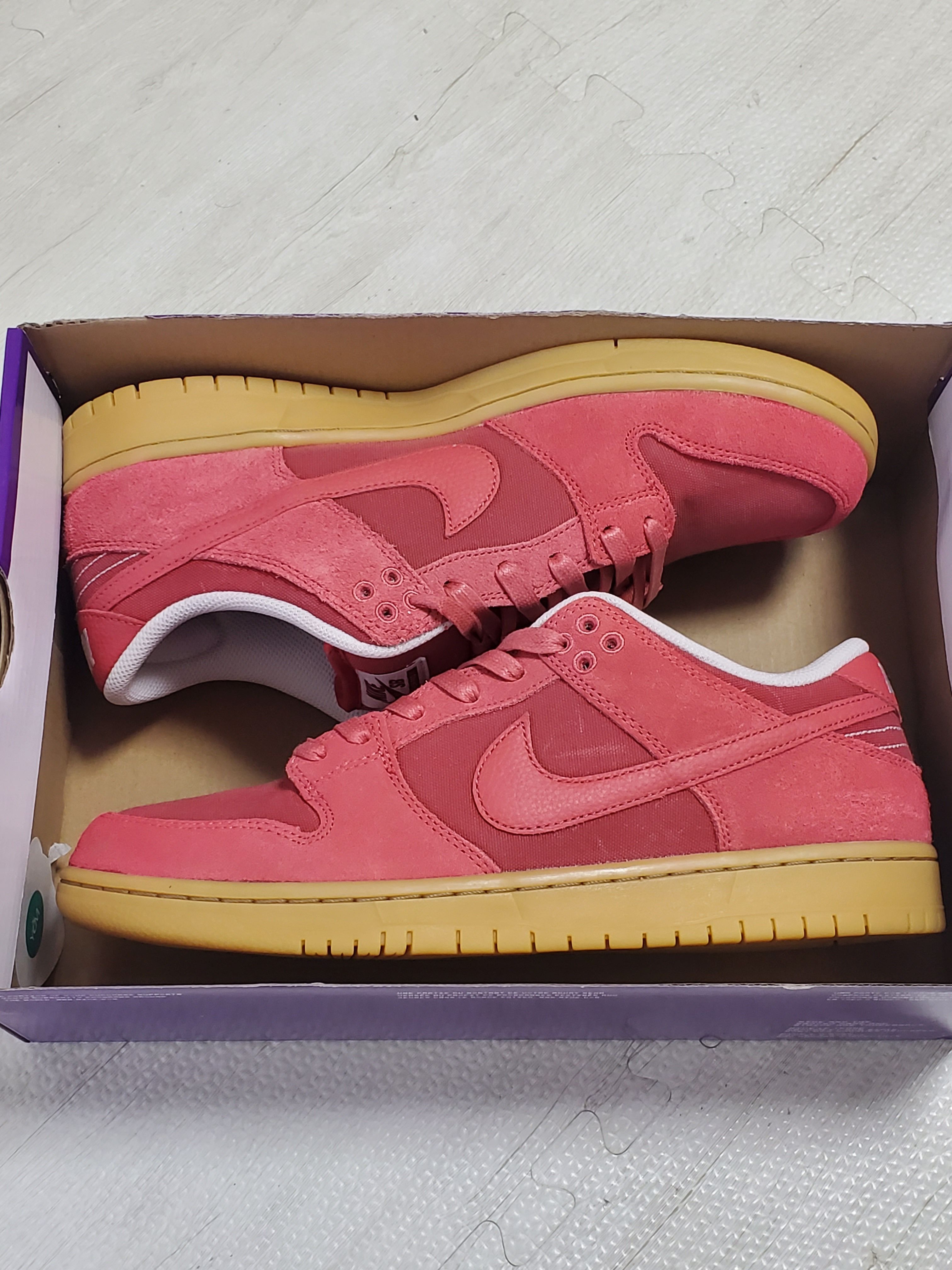 Nike SB Dunk Low "Adobe"