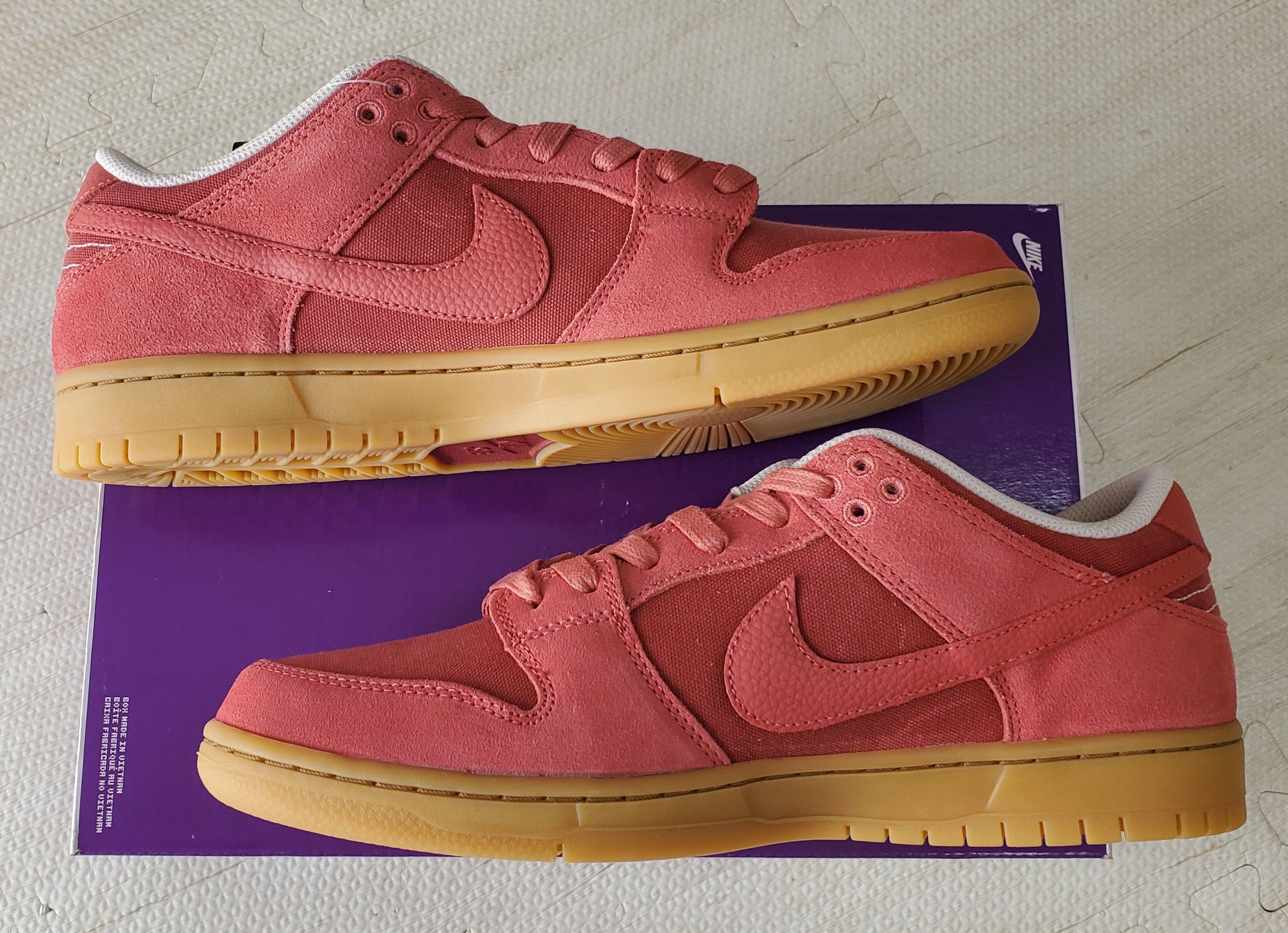 Nike SB Dunk Low "Adobe"