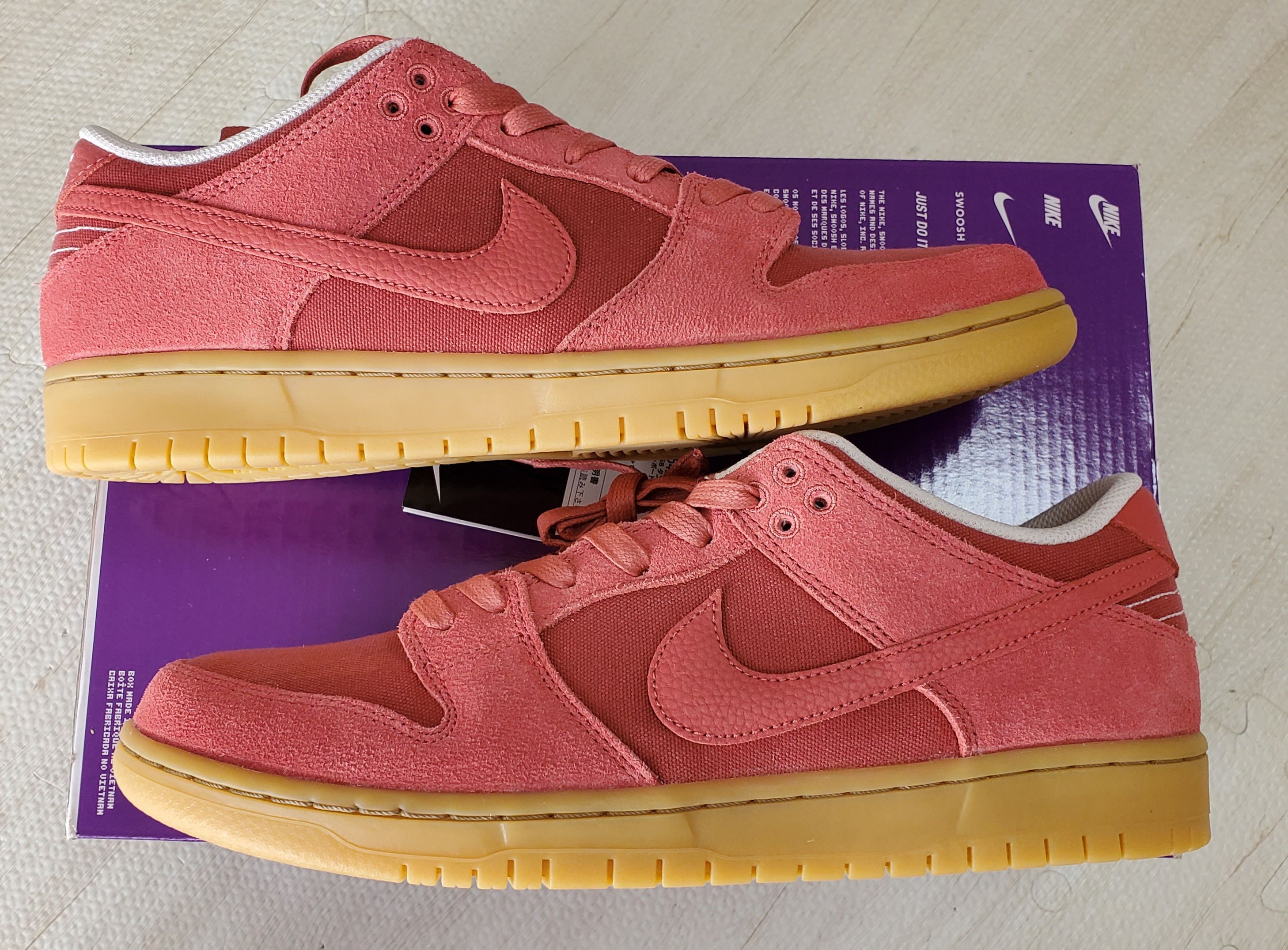 Nike SB Dunk Low "Adobe"