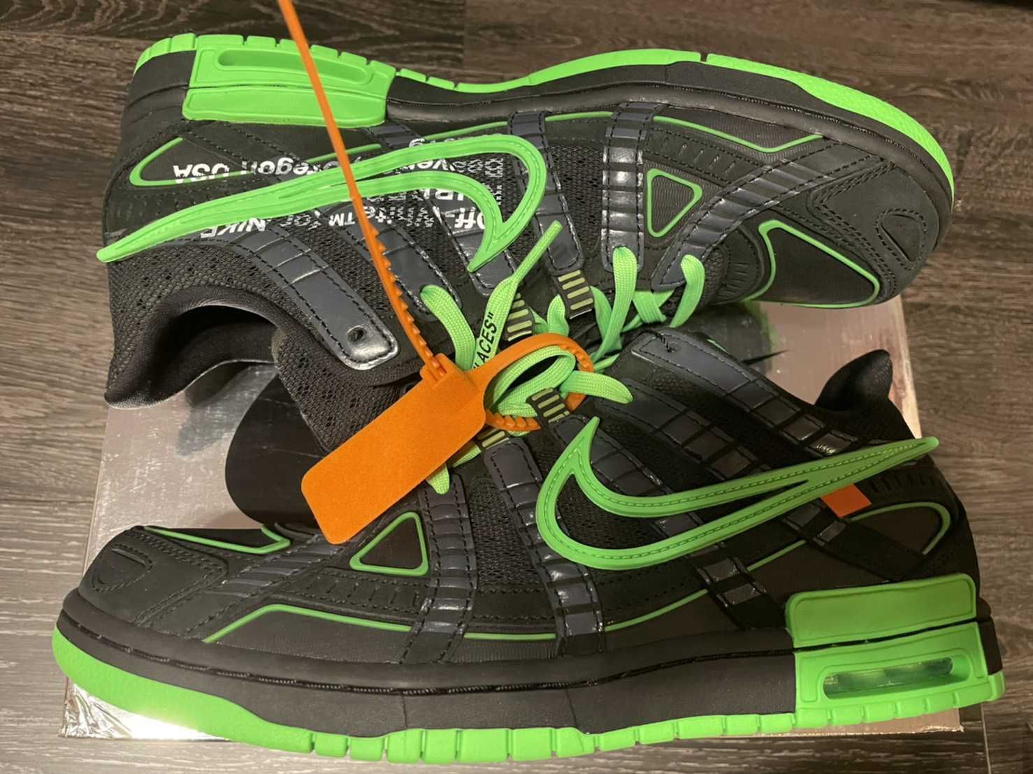 Off-White × Nike Air Rubber Dunk "Black/Green Strike"