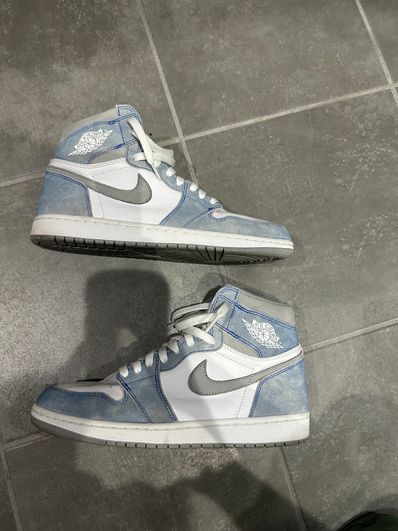 Nike Air Jordan 1 High OG "Hyper Royal"