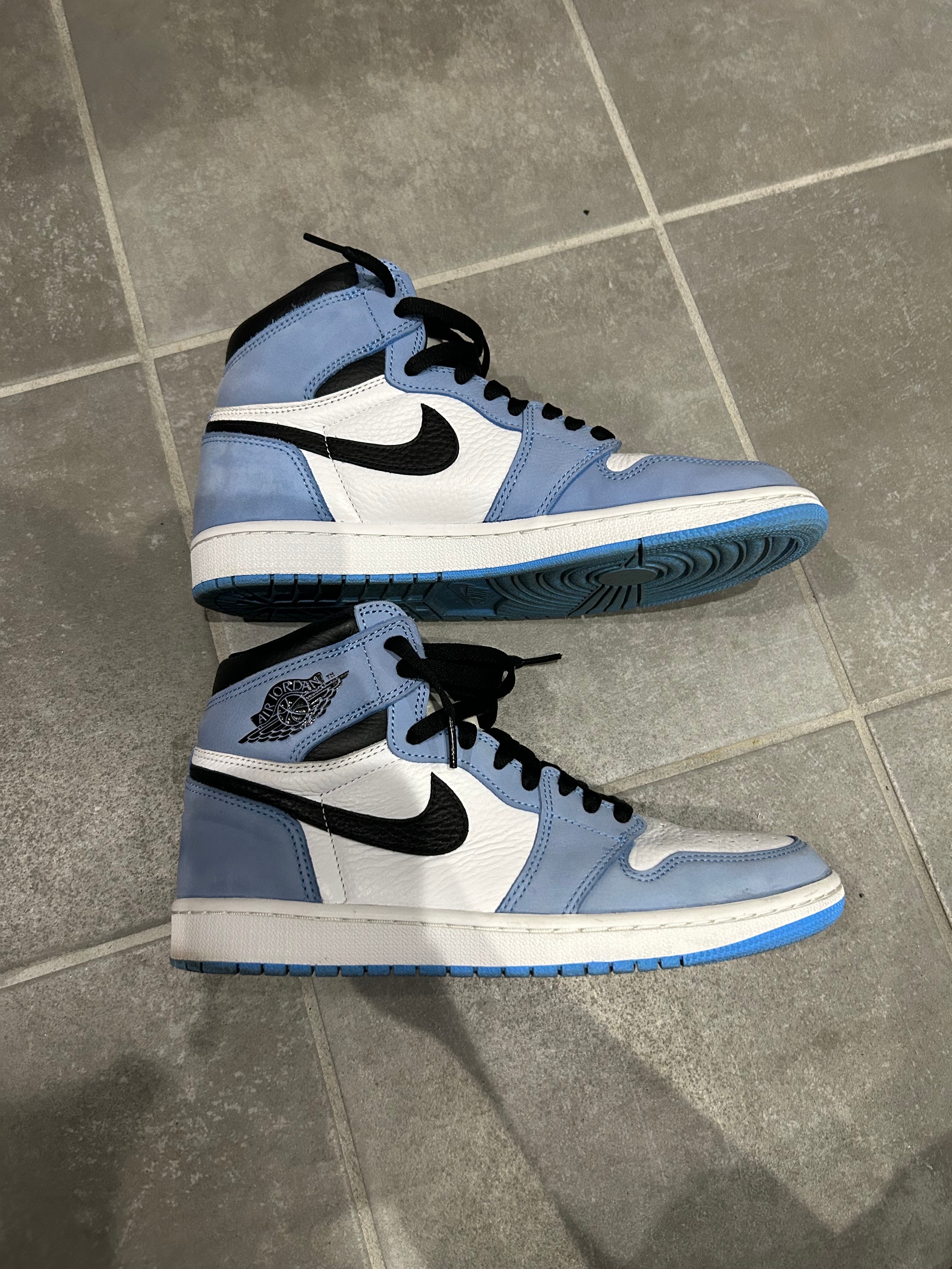 Nike Air Jordan 1 High OG "University Blue"