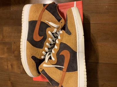 NIKE DUNK HIGH PRM "DARK CURRY"