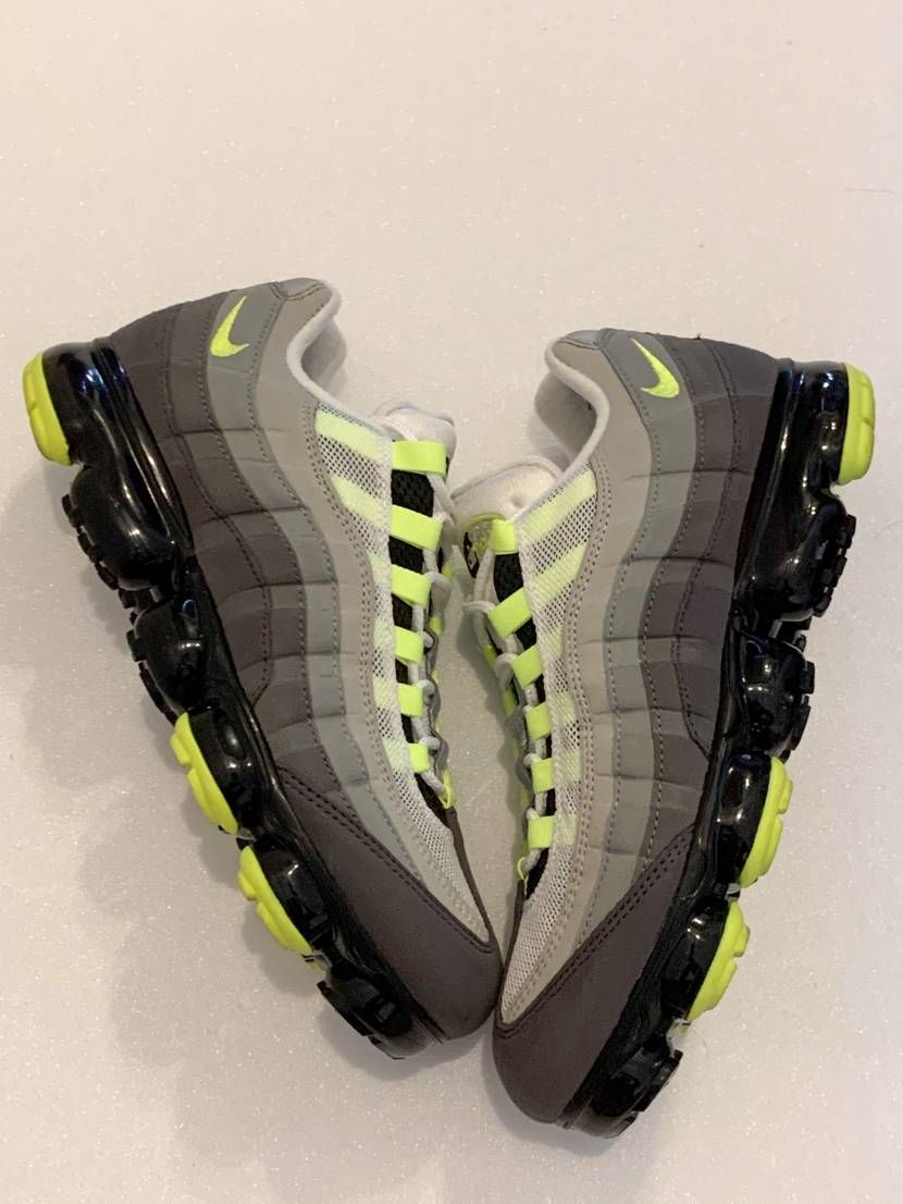 Nike Air Vapormax 95 "Neon"
