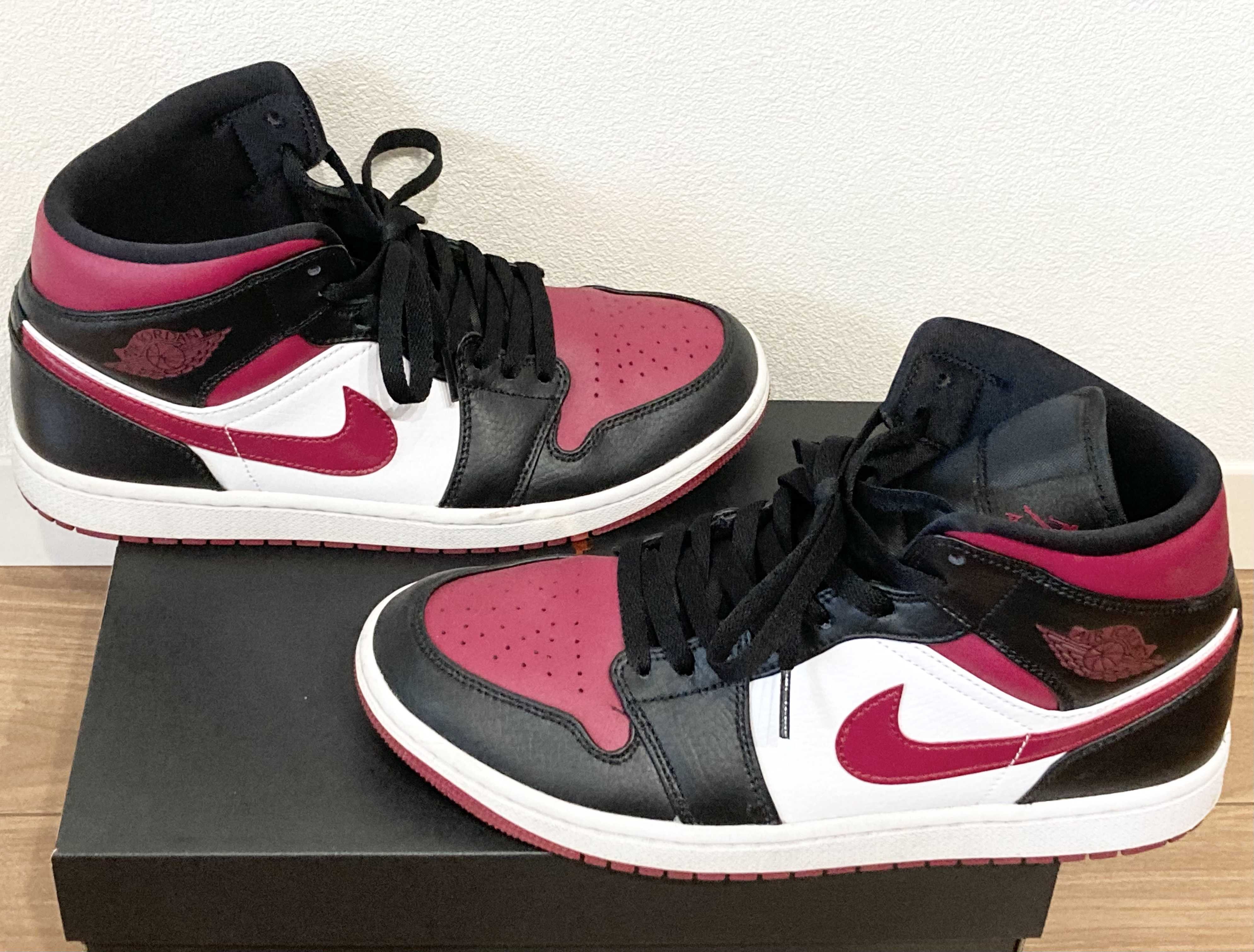 NIKE AIR JORDAN 1 MID "BLACK/RED/WHITE"