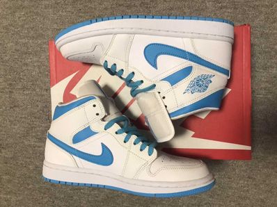 Nike Women's Air Jordan 1 Mid "UNC"