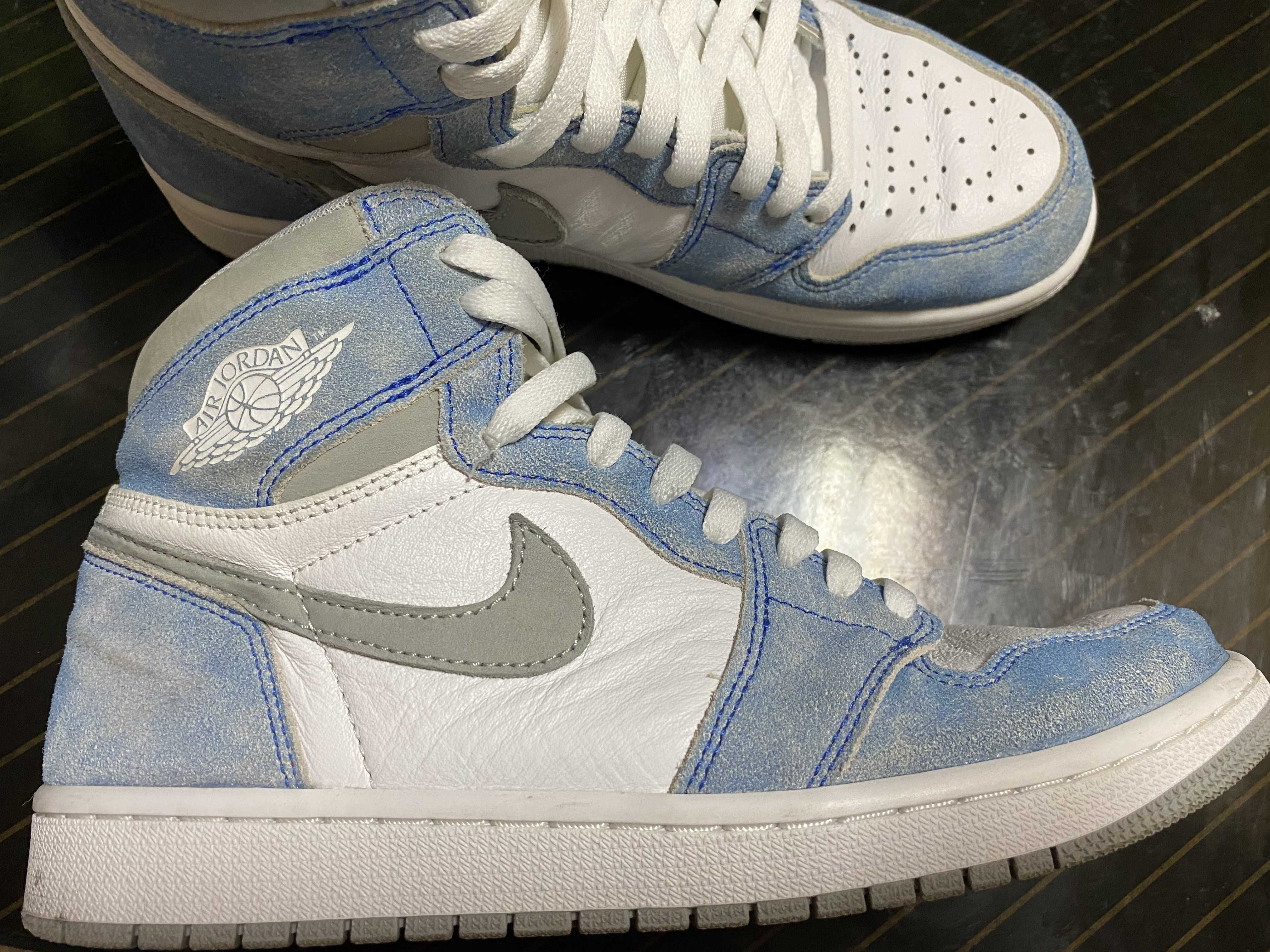 Nike Air Jordan 1 High OG "Hyper Royal"