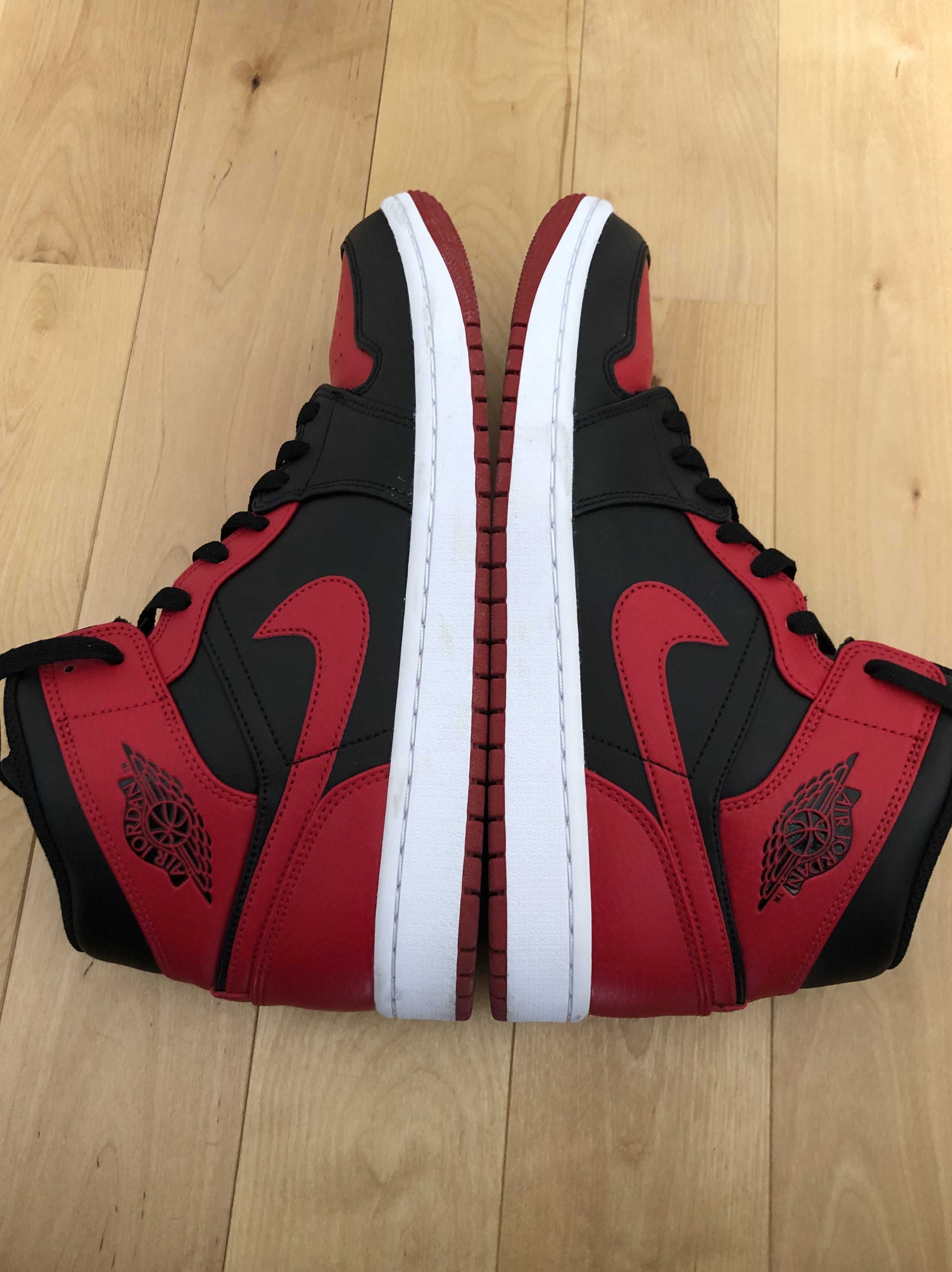 Nike Air Jordan 1 Mid "Bred"