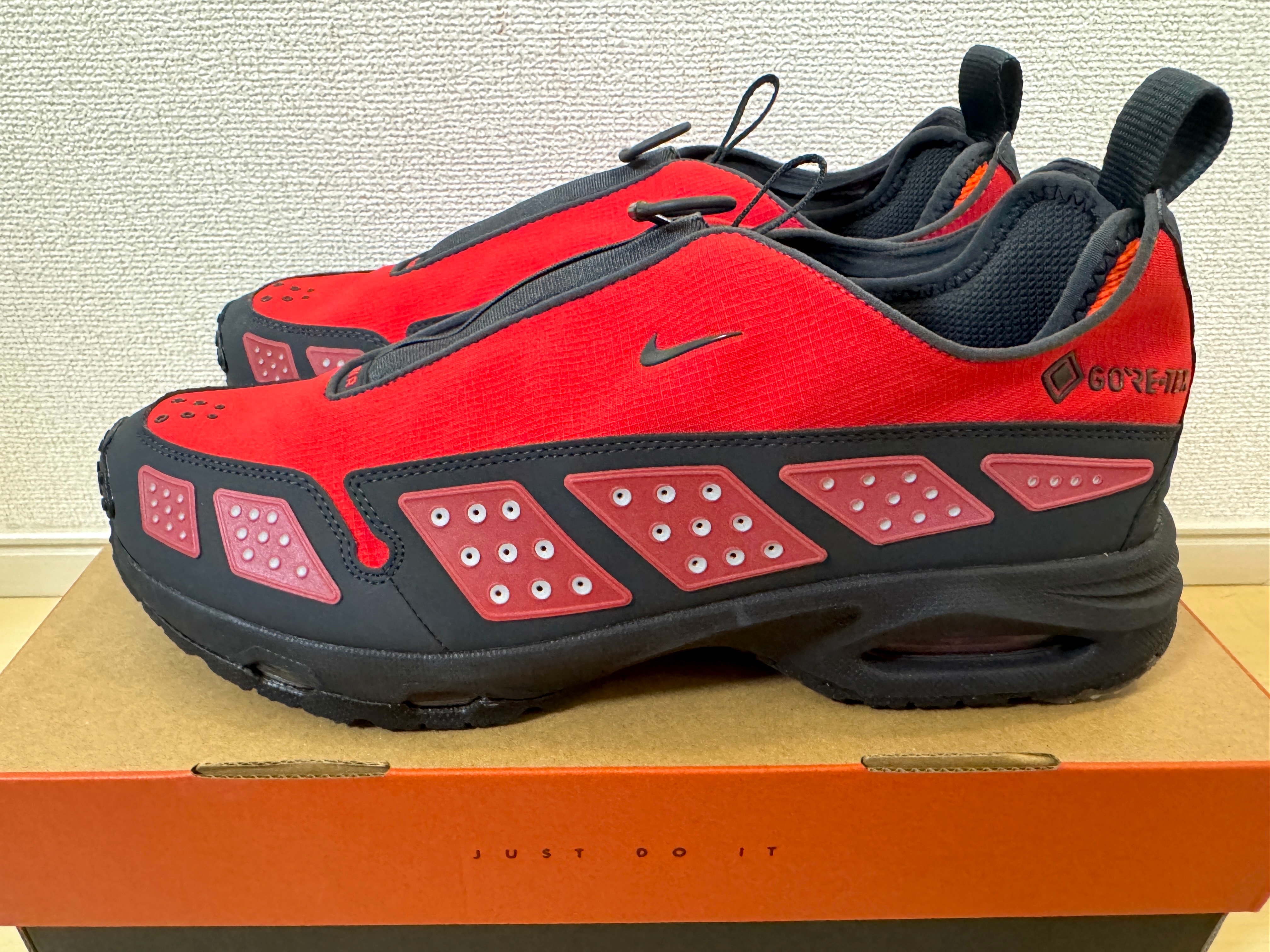 ナイキ ウィメンズ エアマックスサンダー ゴアテックス "ダークスモークグレー アンド ファイヤーレッド"