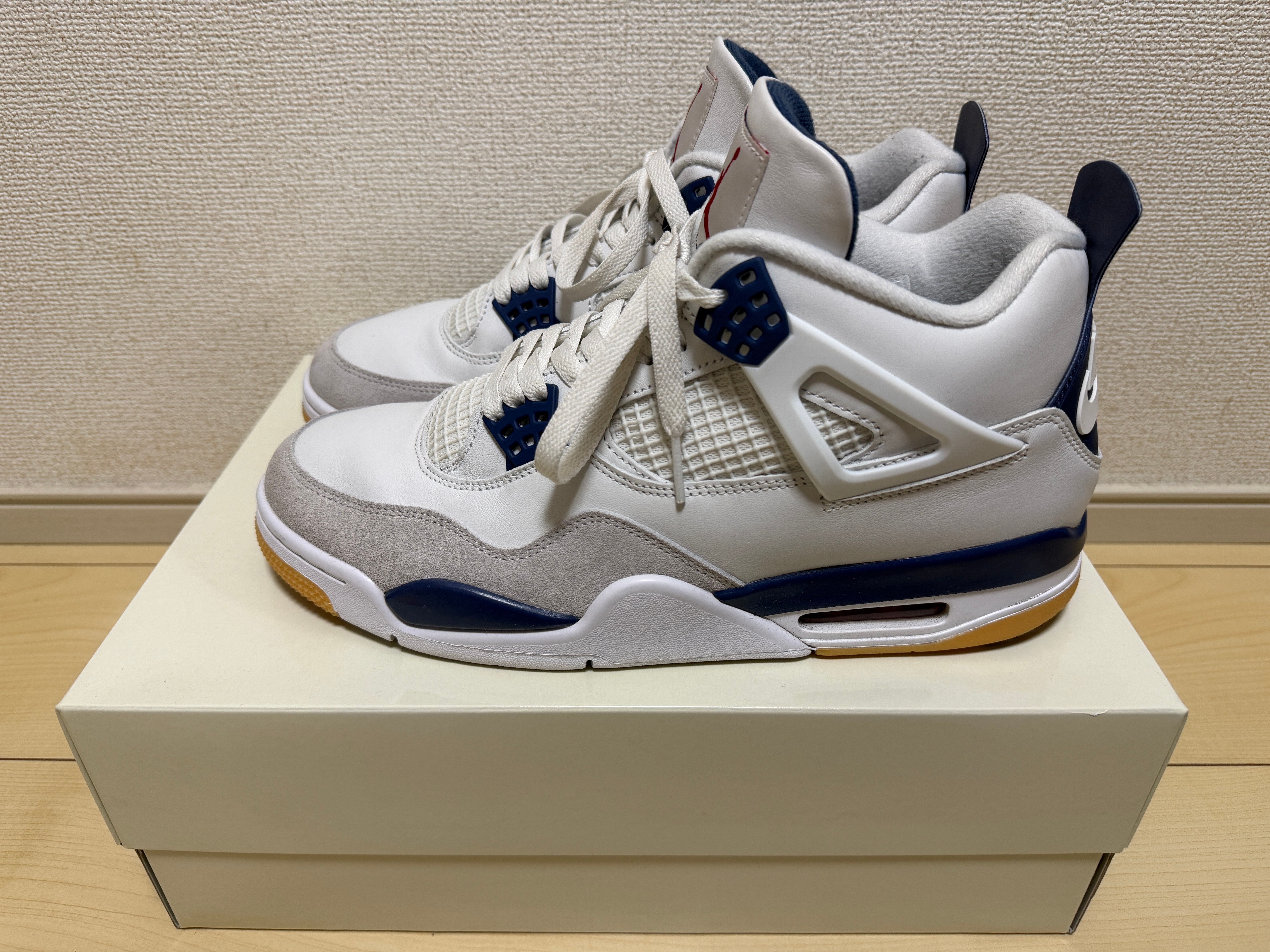 Nike SB Air Jordan 4 Retro SP "Summit White/Navy"