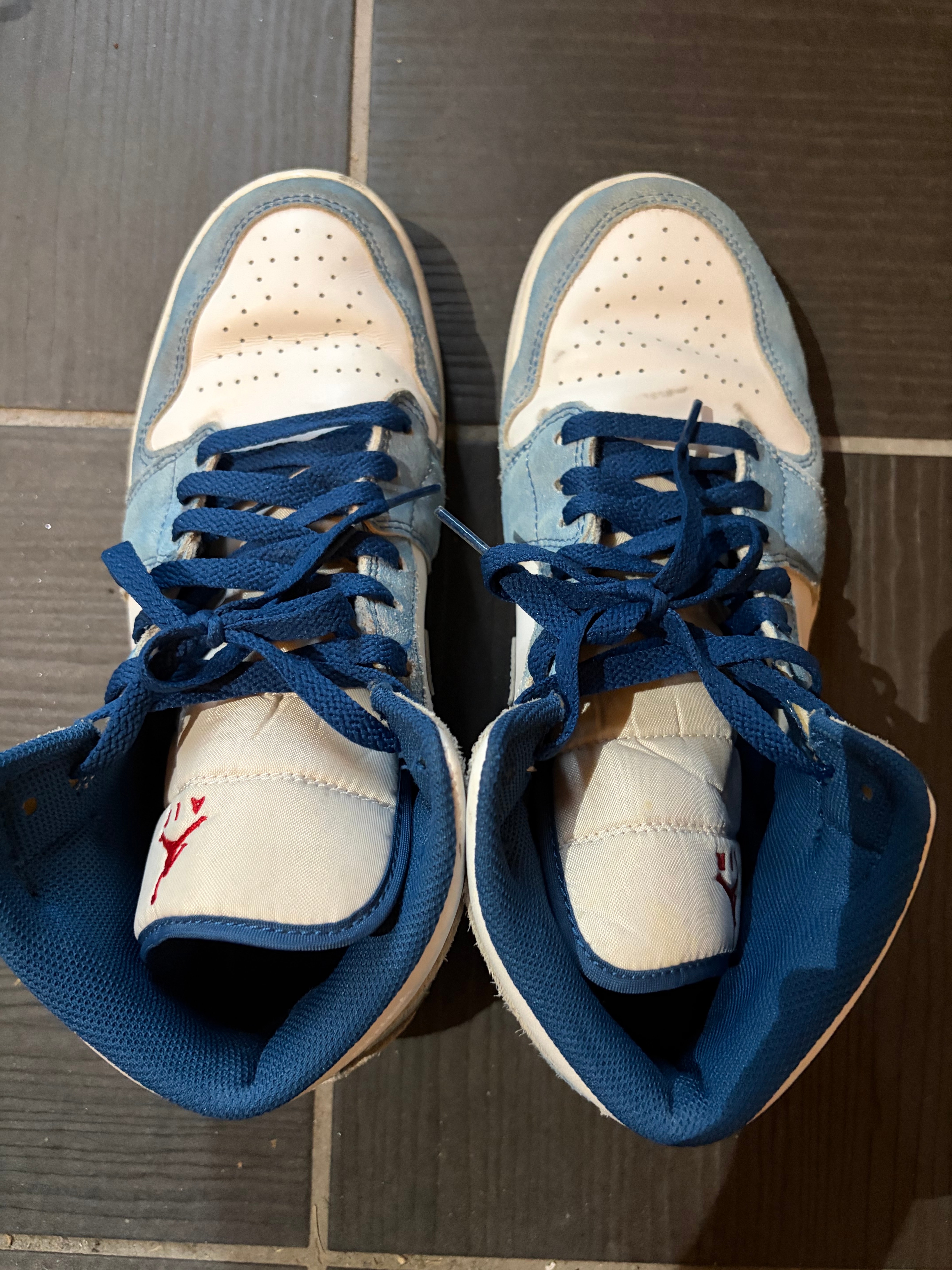 Nike Air Jordan 1 Mid SE "White/Hyper Royal/Red"