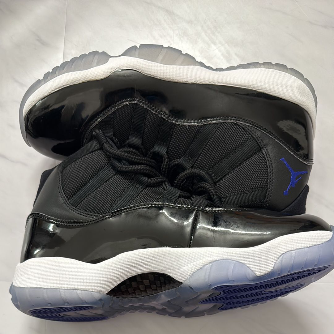 Nike Air Jordan 11 Retro "Space Jam" (2016)