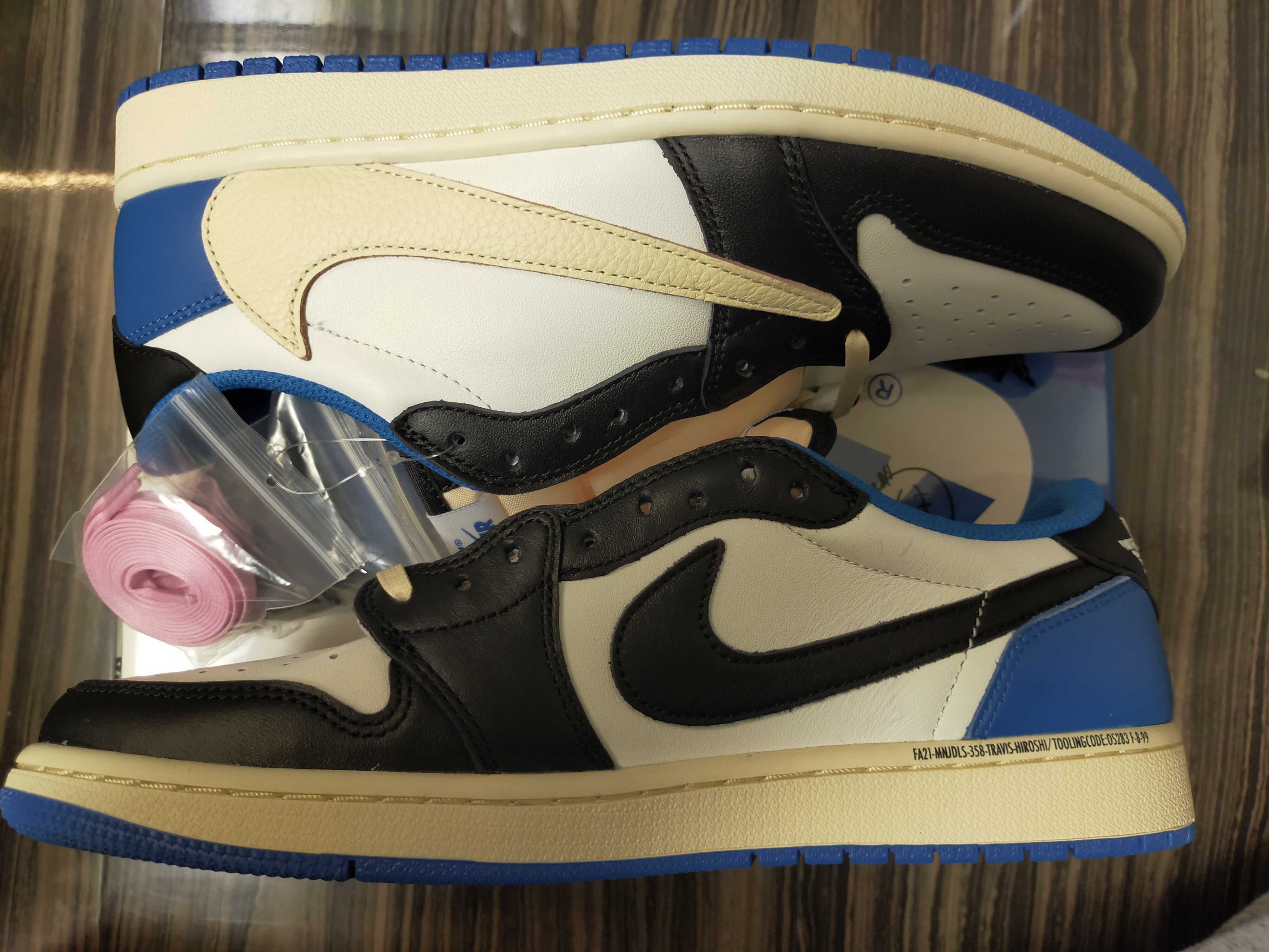 Travis Scott × fragment design × Nike Air Jordan 1 Low OG SP "Military Blue"