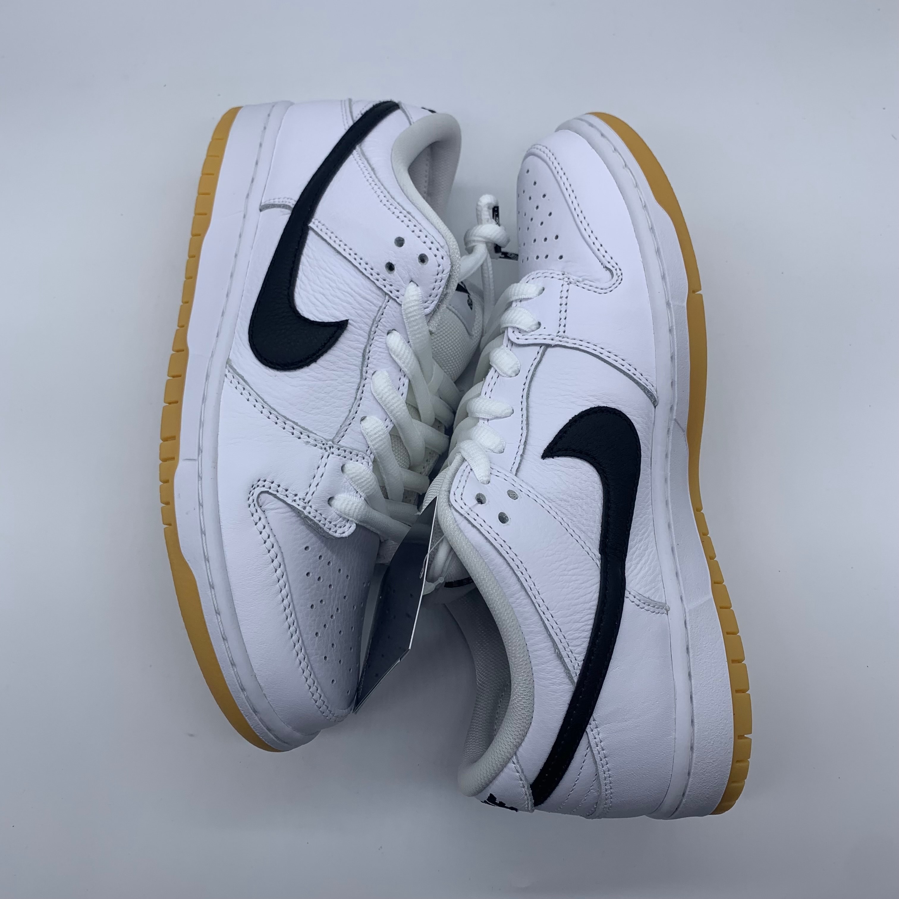 Nike SB Dunk Low Pro "White/Black-White-Gum Light Brown"