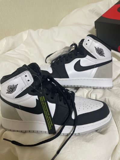 Nike GS Air Jordan 1 High OG "Bleached Coral"