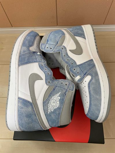 Nike Air Jordan 1 High OG "Hyper Royal"