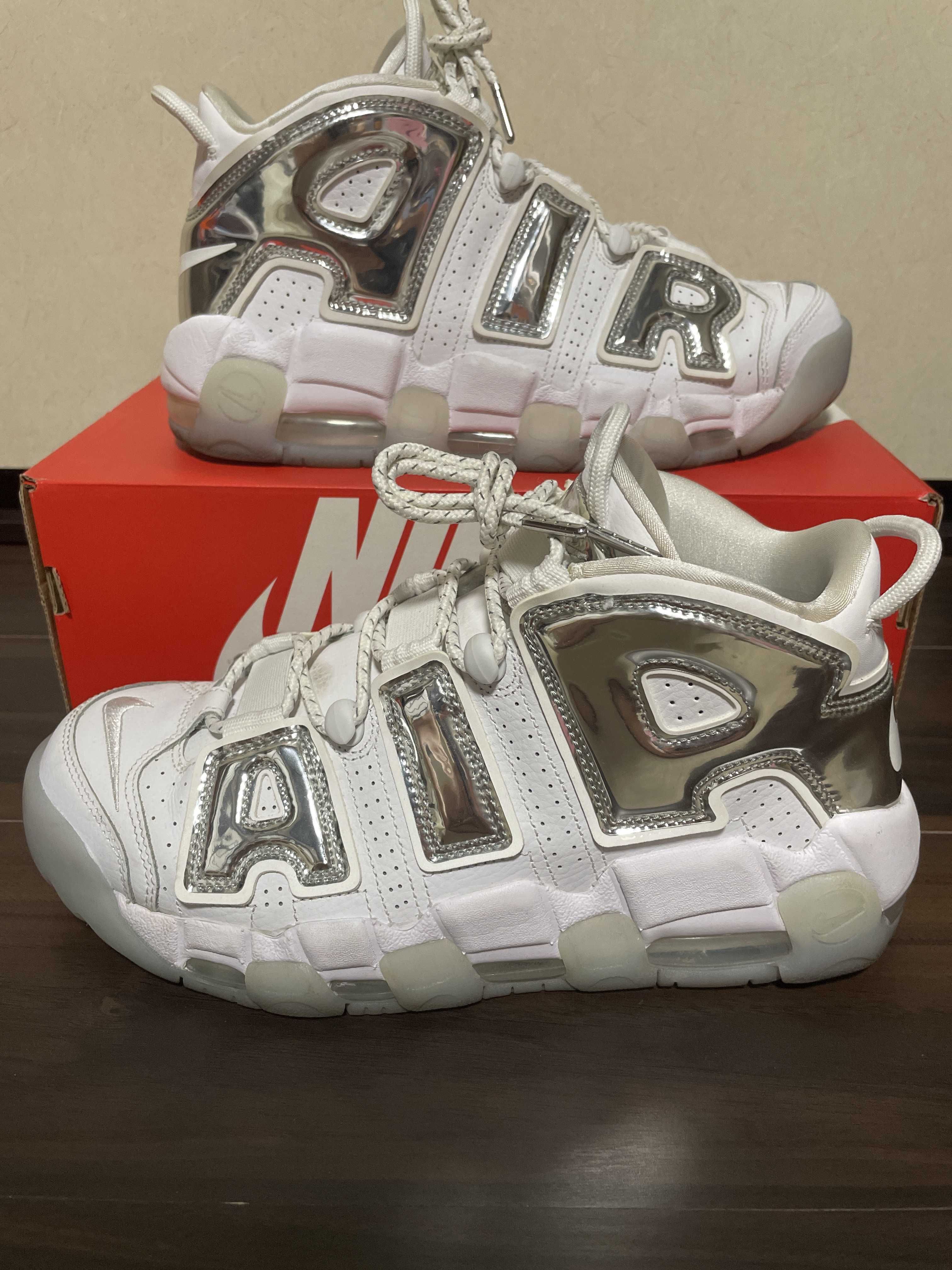 NIKE Women's AIR MORE UPTEMPO CHROME WHITE/SILVER