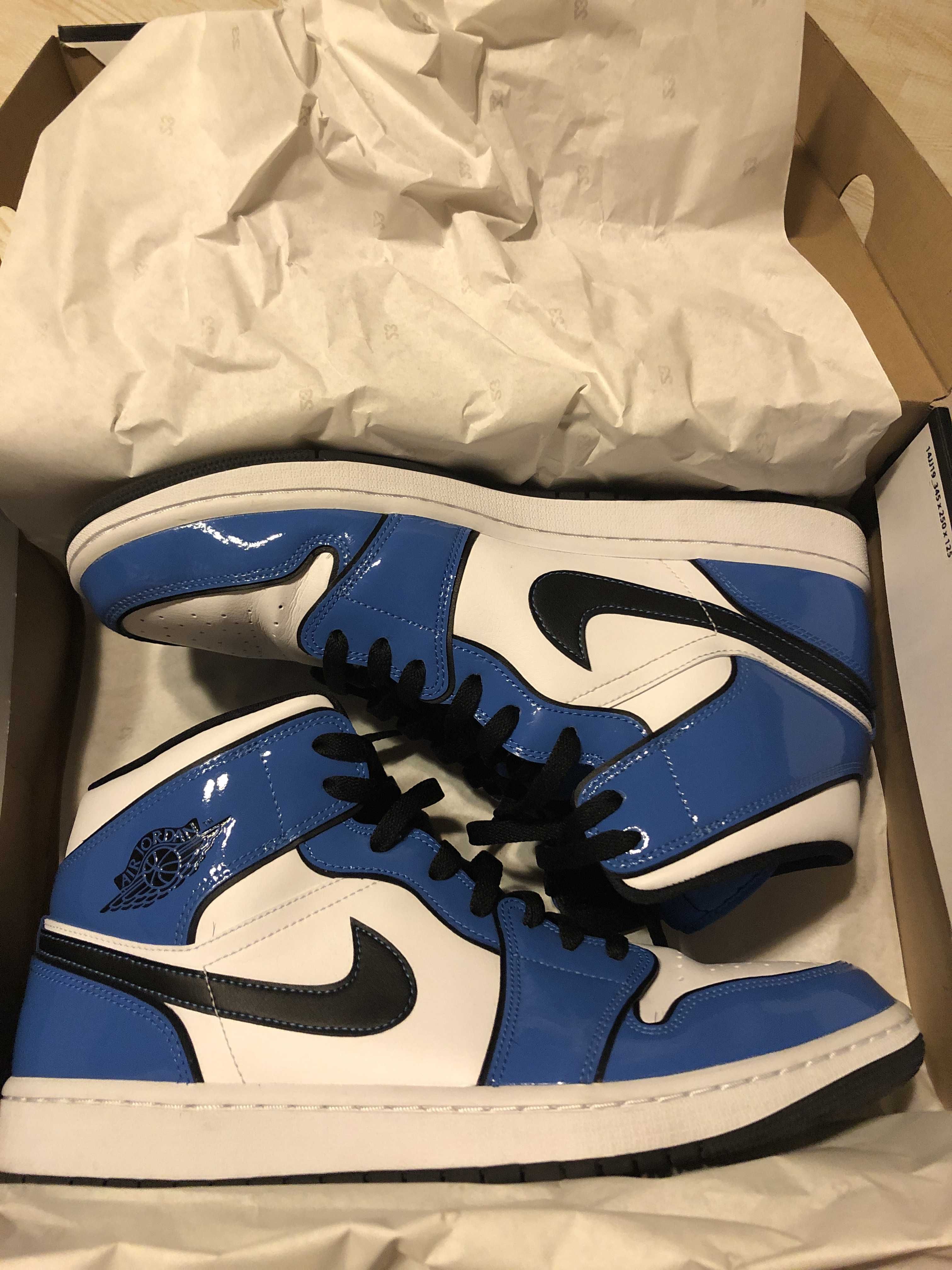 Nike Air Jordan 1 Mid SE "Signal Blue"