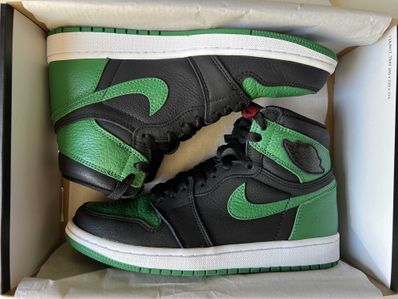 Nike Air Jordan 1 Retro High OG "Black/Pine Green" (2020)