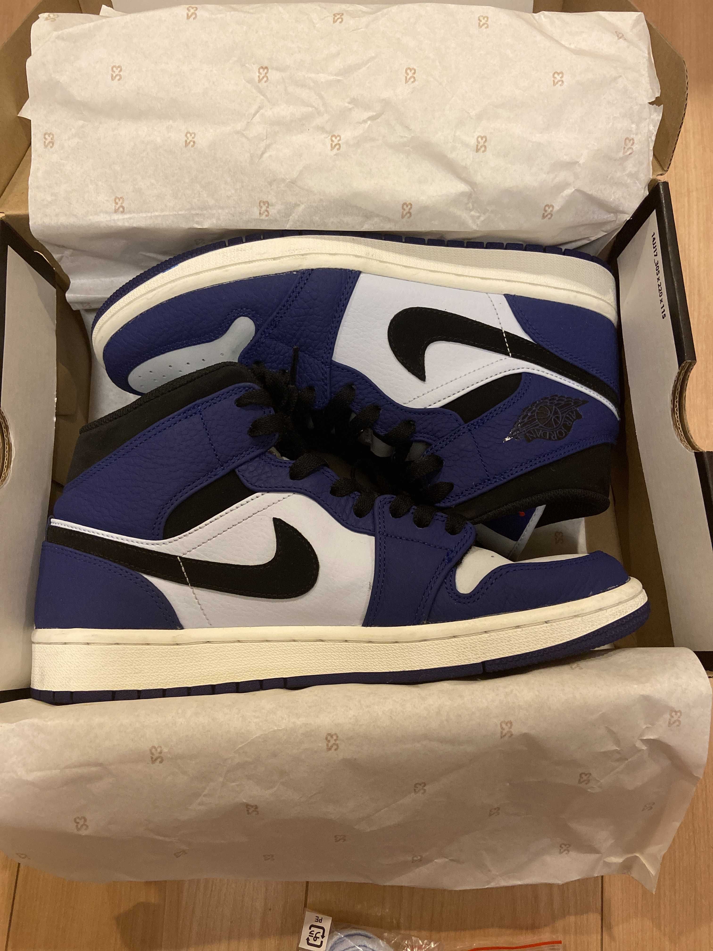 Nike Air Jordan 1 Mid "Deep Royal Blue"