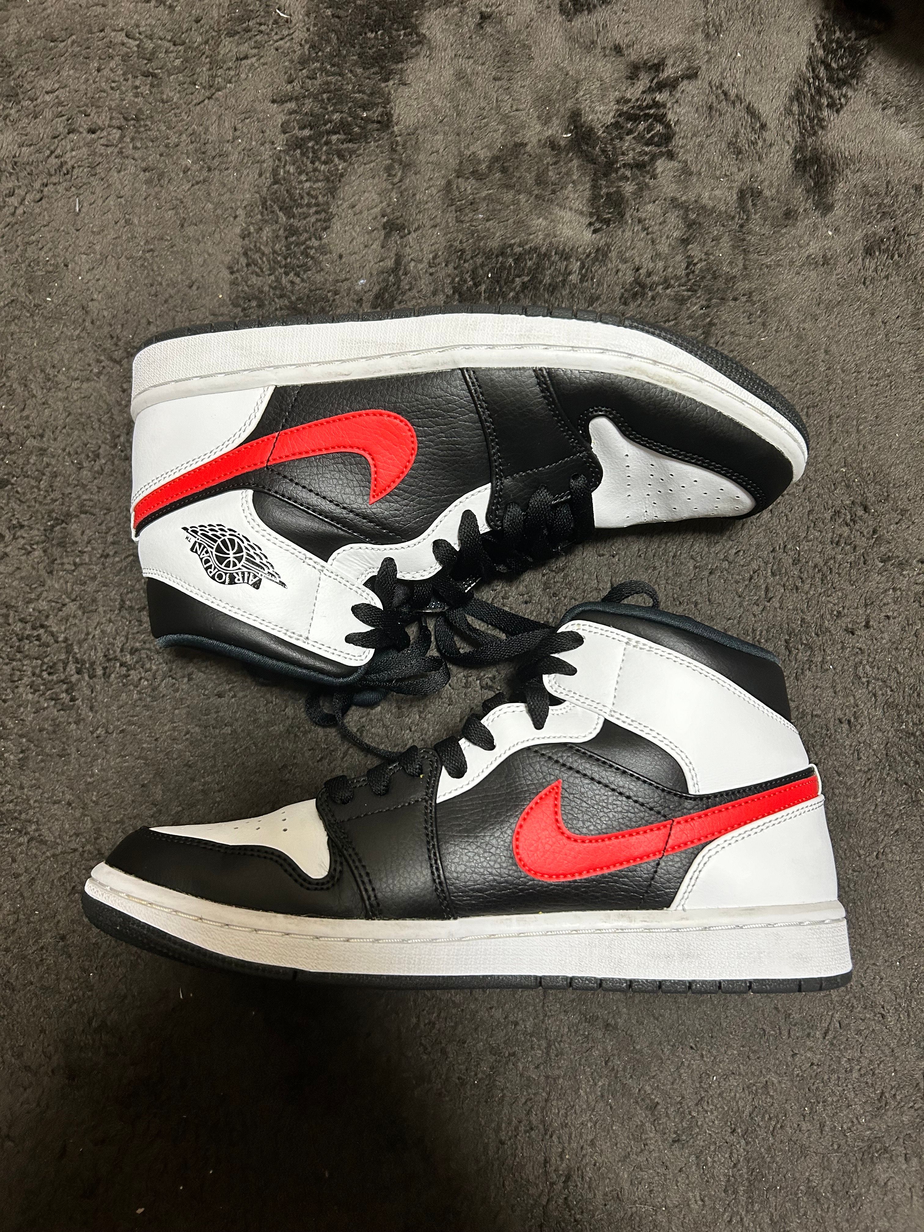 NIKE AIR JORDAN 1 MID "BLACK/CHILE RED/WHITE"