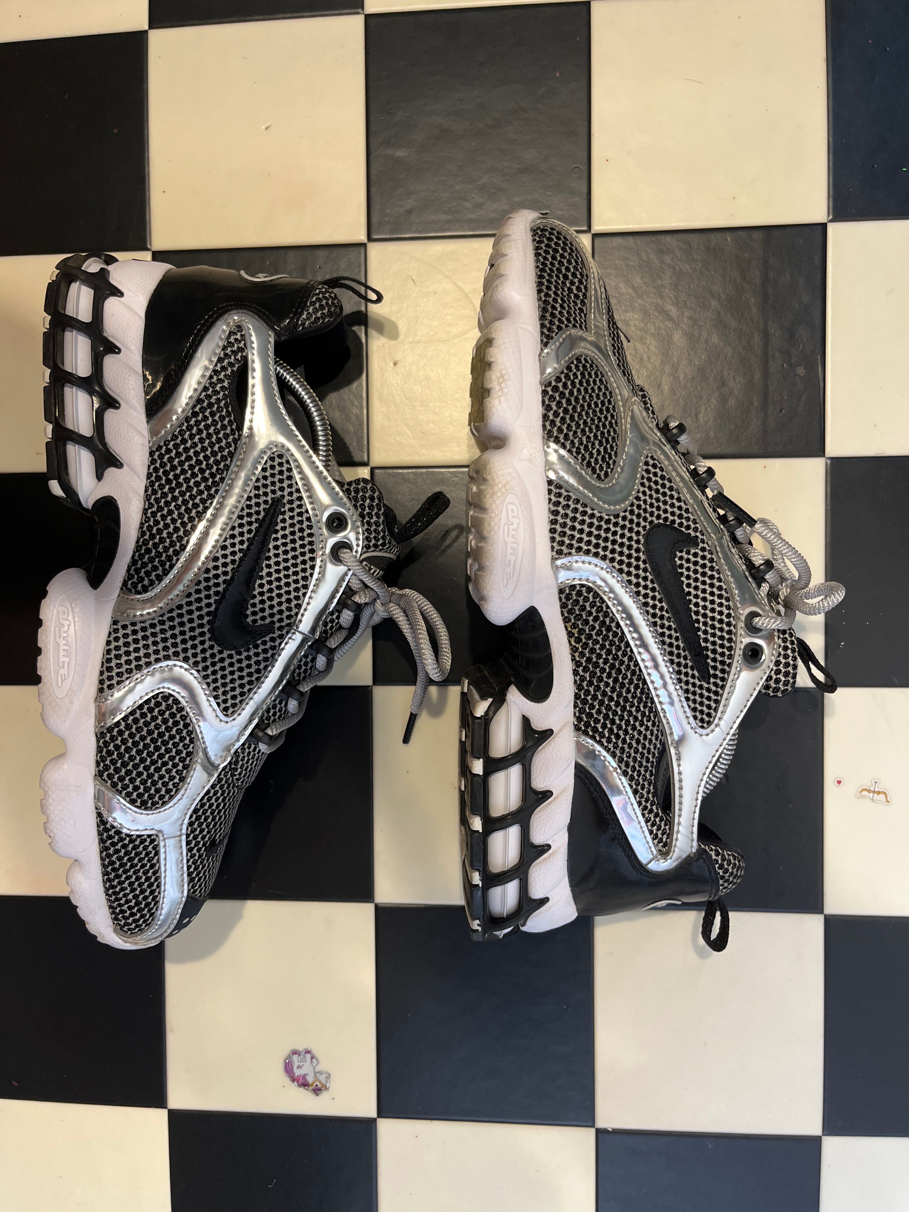STUSSY × NIKE AIR ZOOM SPIRIDON CAGED "PURE PLATINUM/BLACK-WHITE"