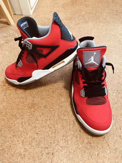 Nike Air Jordan 4 Retro "Toro Bravo"