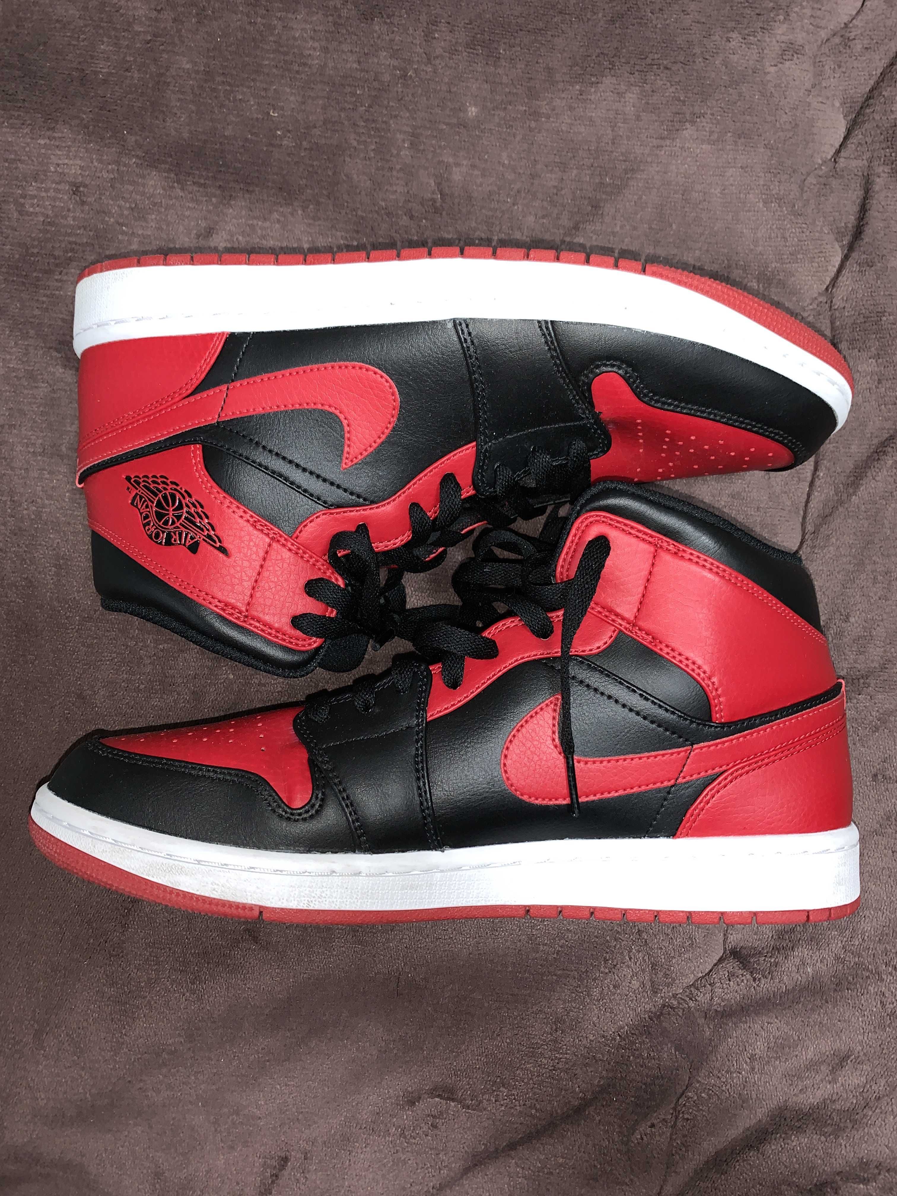 Nike Air Jordan 1 Mid "Bred"