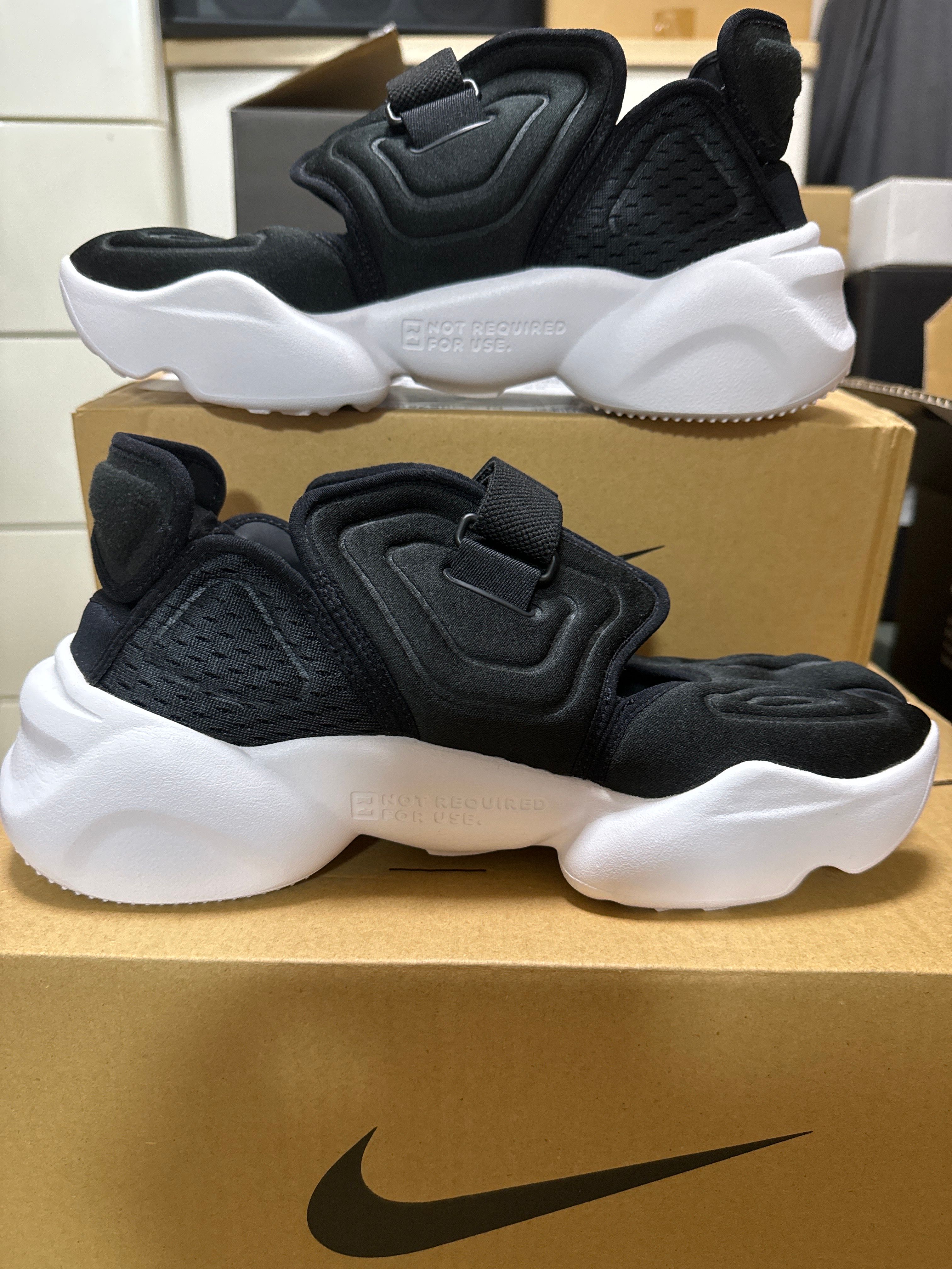 NIKE Women's AQUA RIFT "BLACK/WHITE"