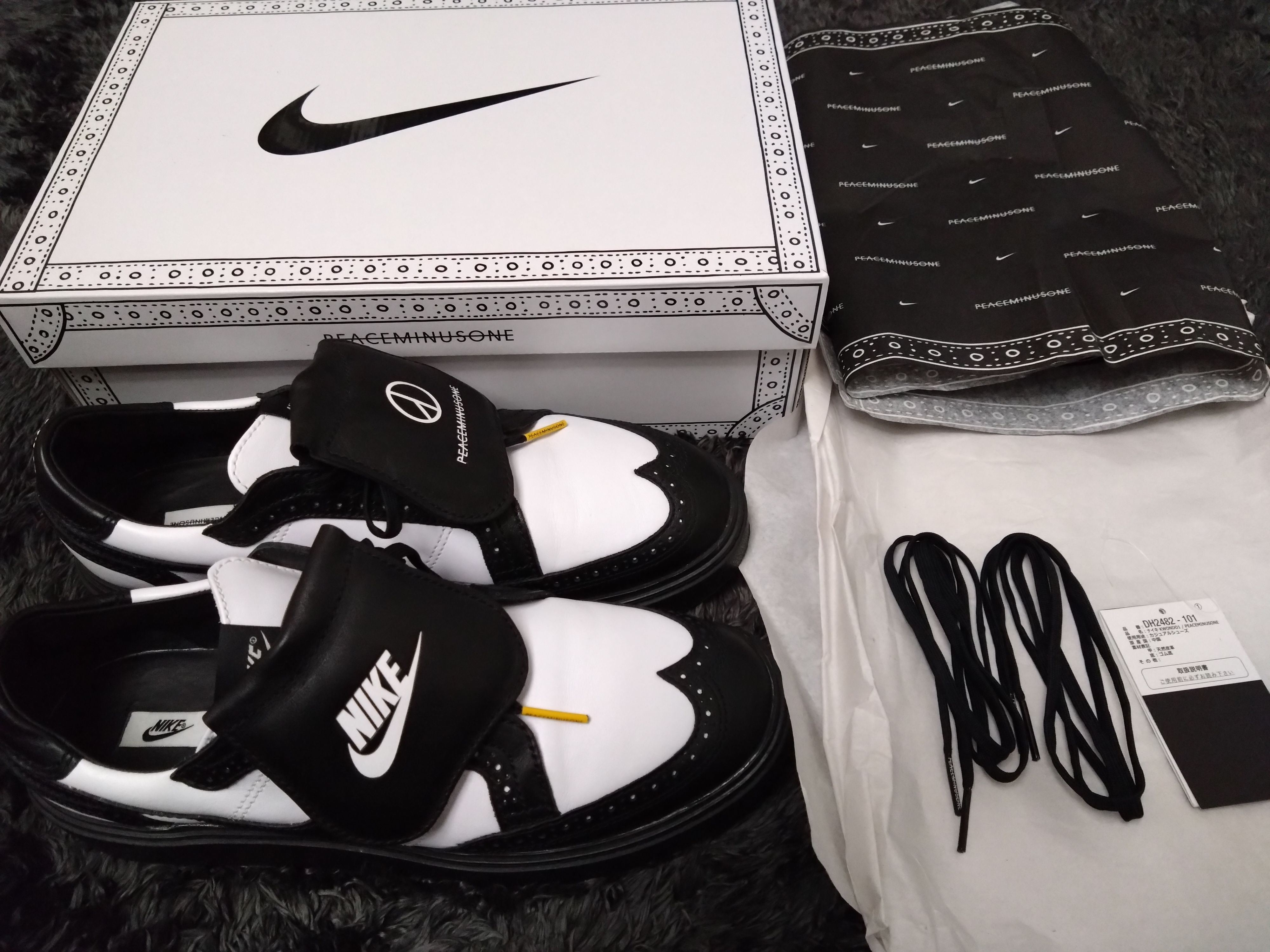 PEACEMINUSONE × Nike Kwondo 1 "Black and White" / G-DRAGON
