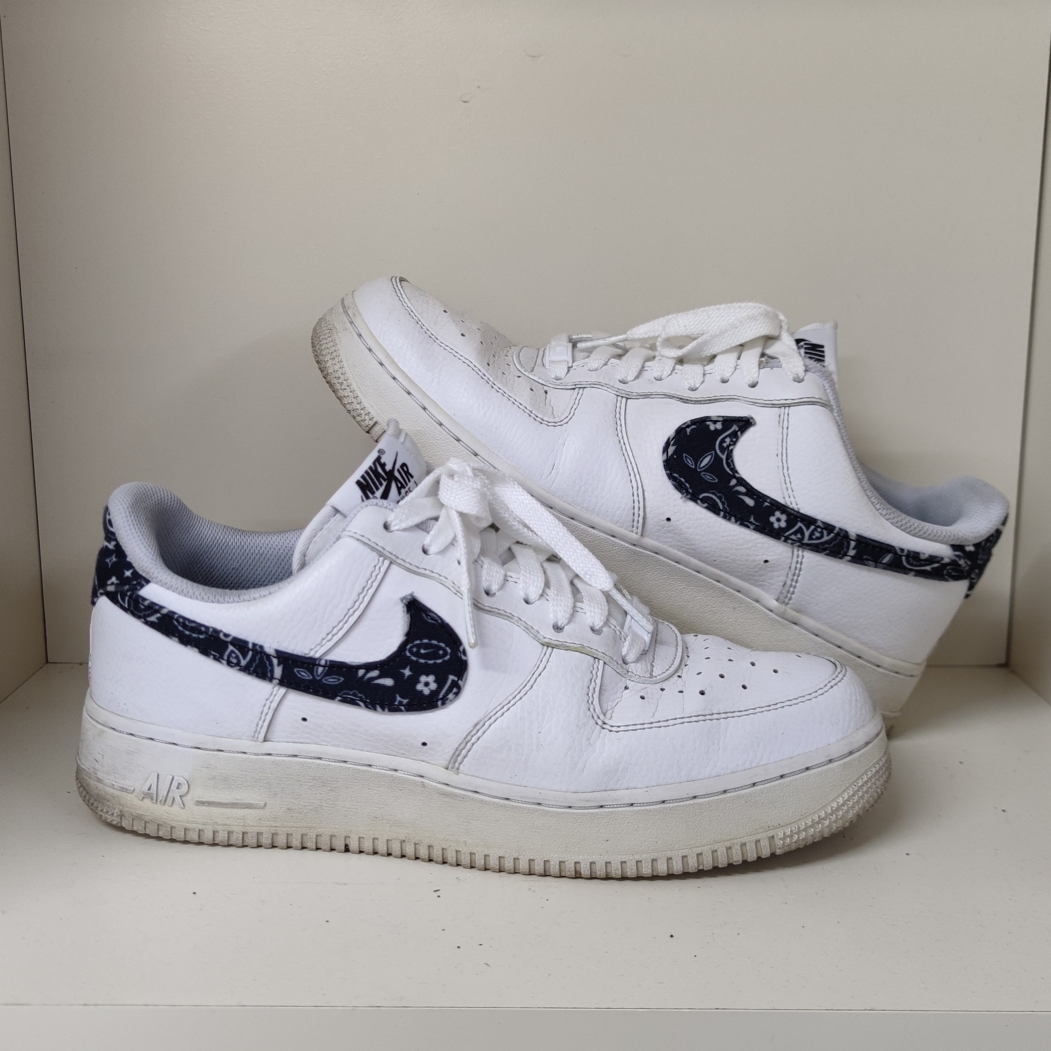 ナイキ ウィメンズ エアフォース1 ロー '07 エッセンシャル "ブラック ペイズリー"