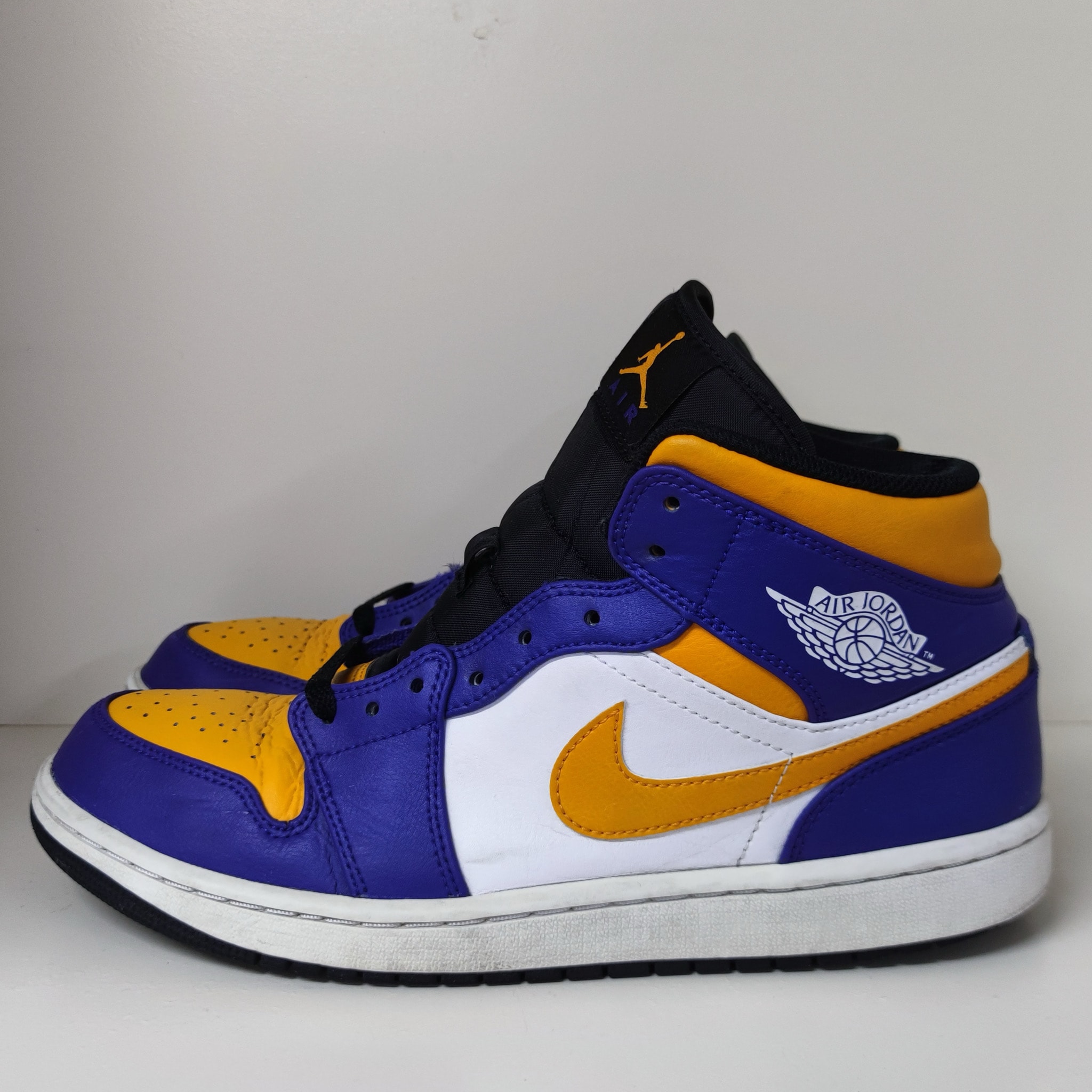 Nike Air Jordan 1 Mid "Lakers"