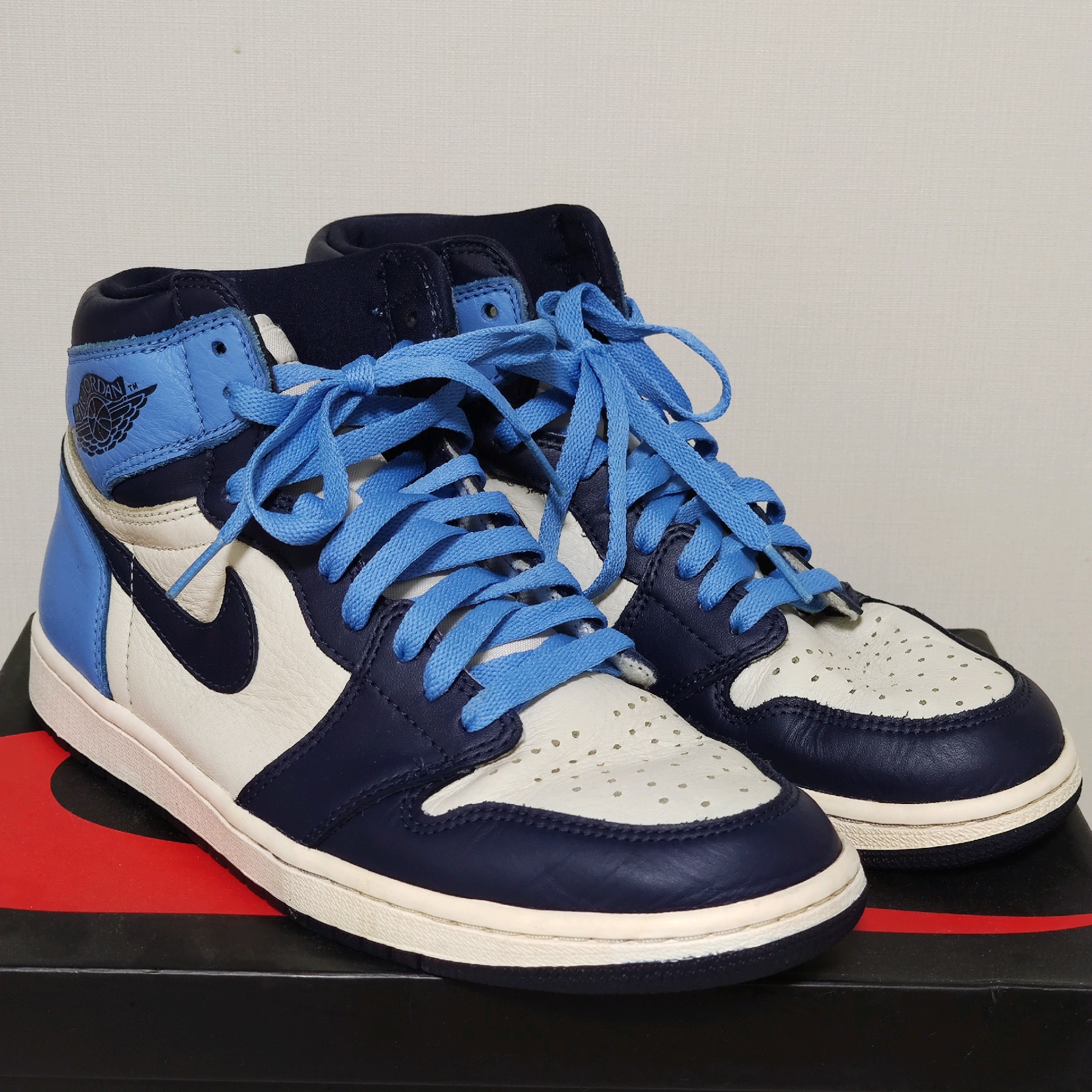Nike Air Jordan 1 Retro High OG "Obsidian/University Blue"