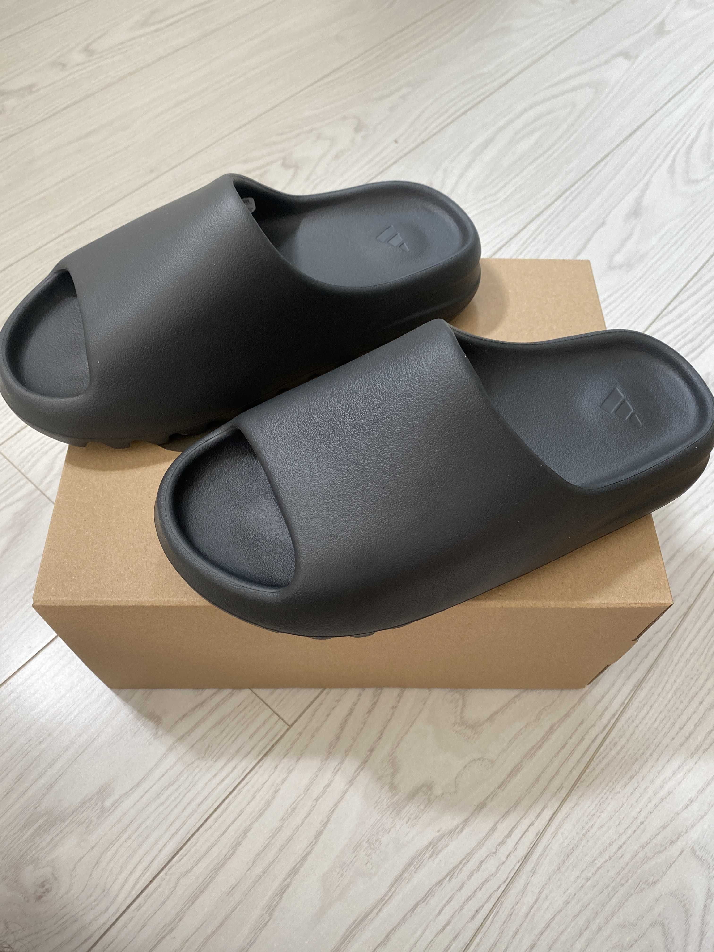 adidas YEEZY Slide "Onyx"